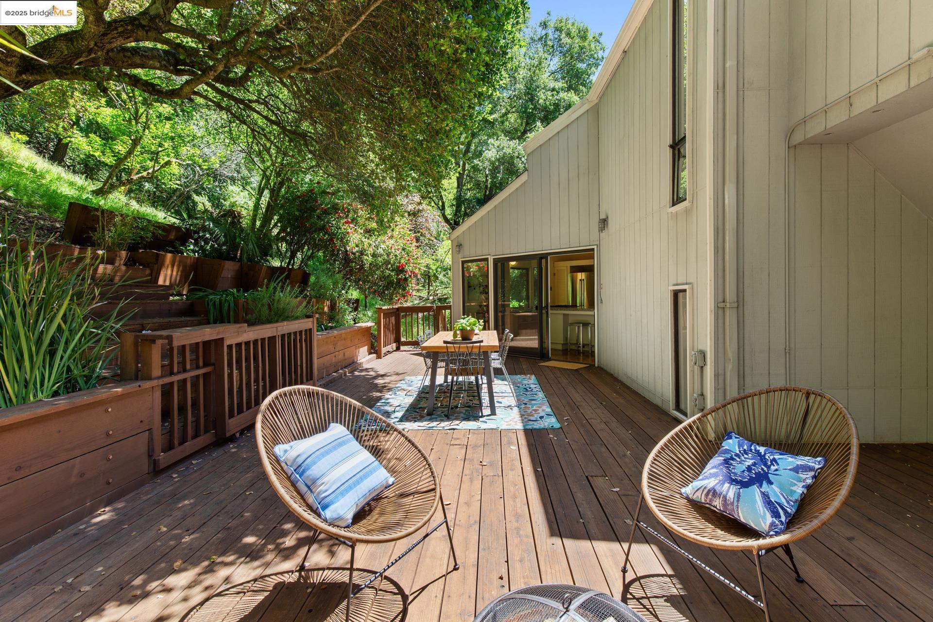 Detail Gallery Image 26 of 31 For 6766 Armour Dr, Oakland,  CA 94611 - 2 Beds | 2 Baths