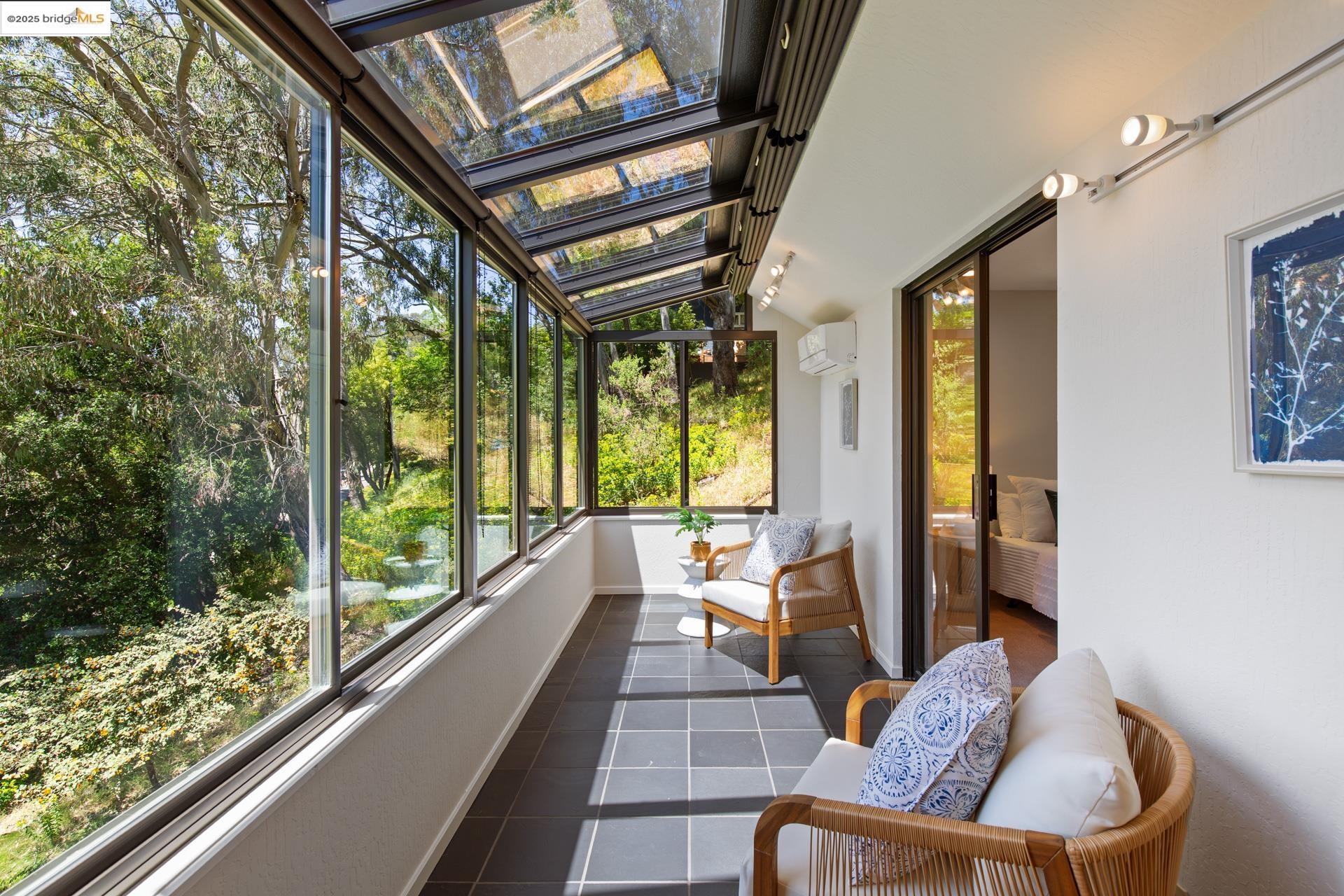 Detail Gallery Image 7 of 31 For 6766 Armour Dr, Oakland,  CA 94611 - 2 Beds | 2 Baths