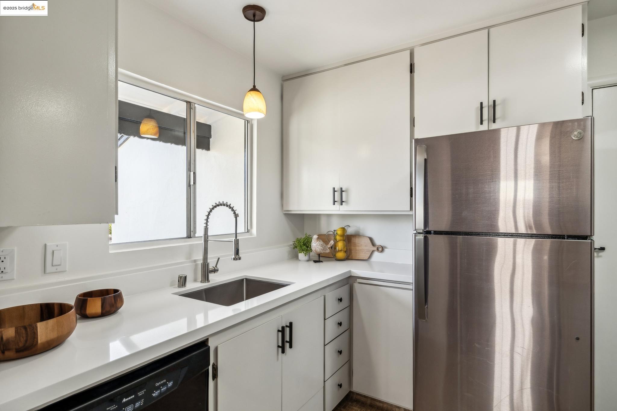 Detail Gallery Image 16 of 60 For 3439 Andrade Ave, Richmond,  CA 94804 - 2 Beds | 1/1 Baths