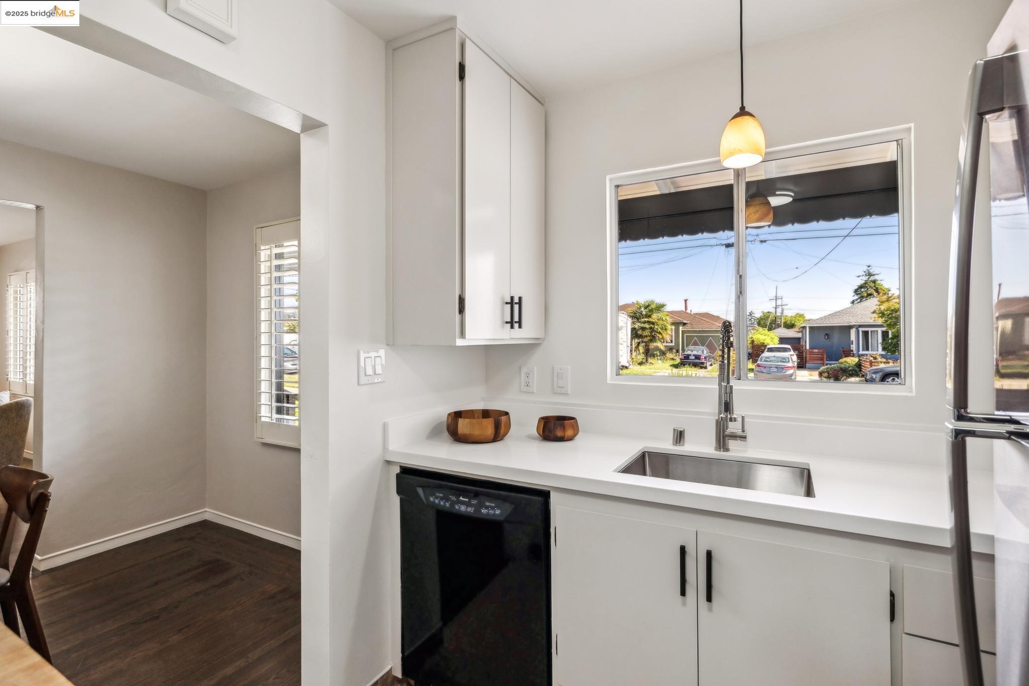 Detail Gallery Image 17 of 60 For 3439 Andrade Ave, Richmond,  CA 94804 - 2 Beds | 1/1 Baths