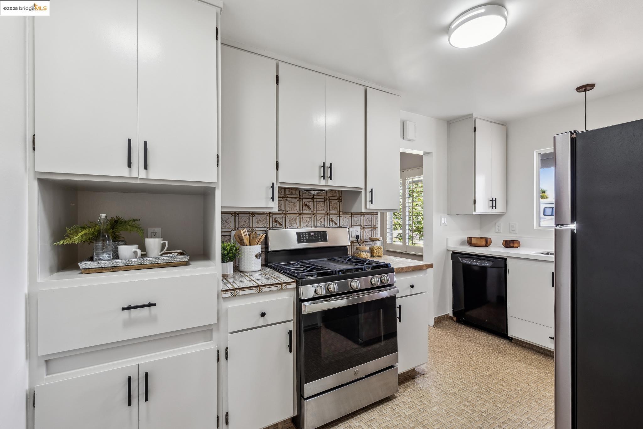 Detail Gallery Image 18 of 60 For 3439 Andrade Ave, Richmond,  CA 94804 - 2 Beds | 1/1 Baths