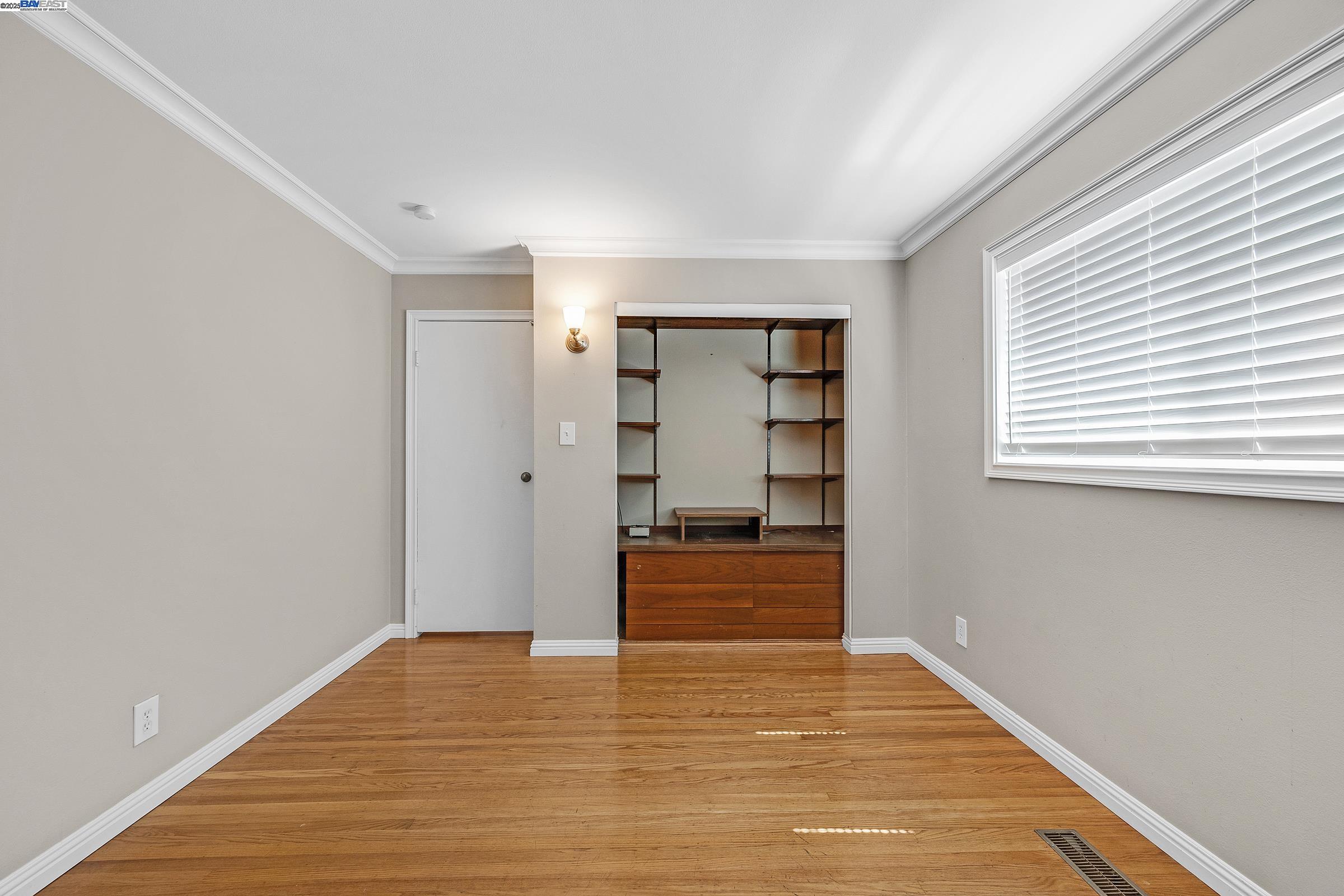 Detail Gallery Image 15 of 33 For 1560 Vining Dr, San Leandro,  CA 94579 - 3 Beds | 2 Baths