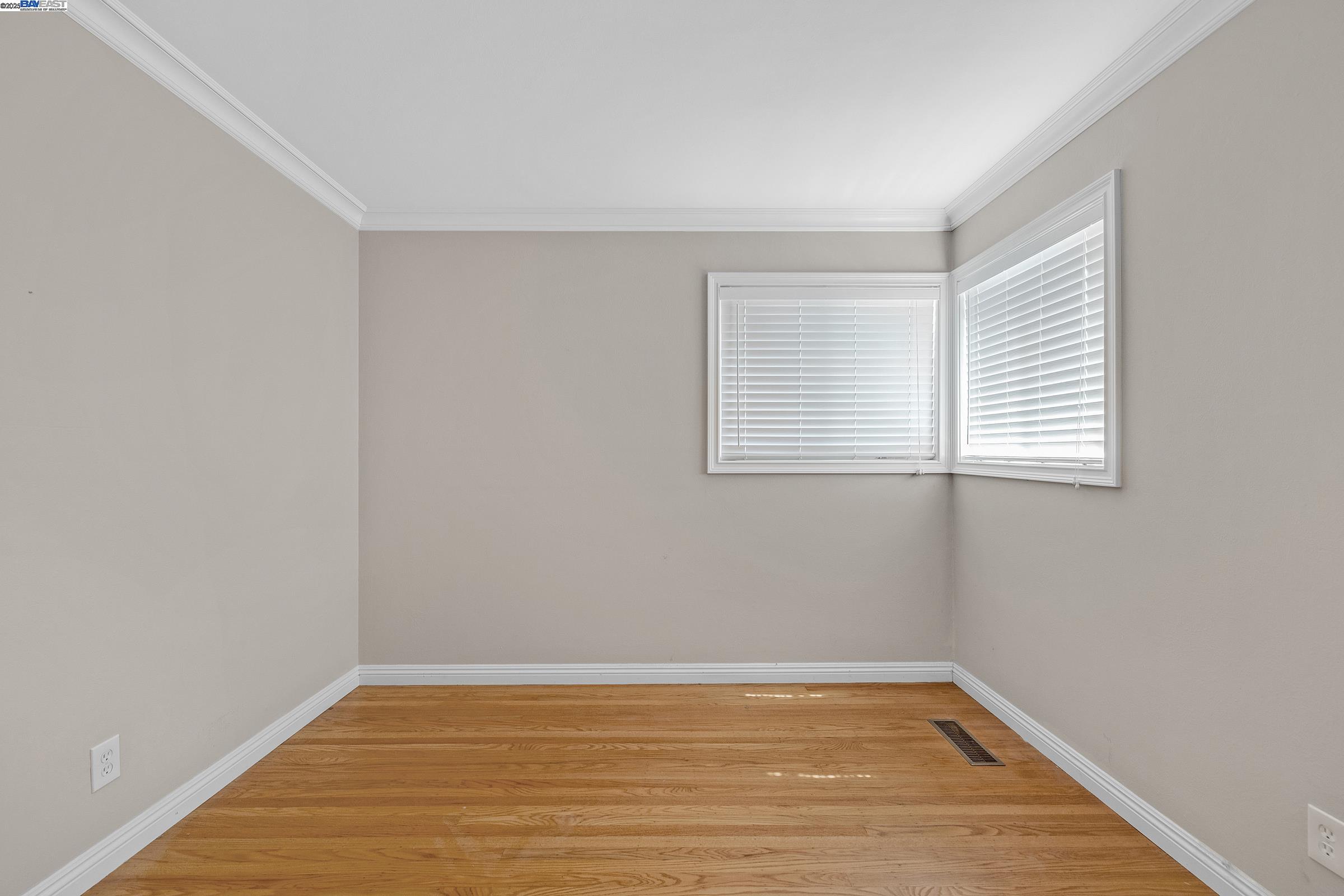 Detail Gallery Image 19 of 33 For 1560 Vining Dr, San Leandro,  CA 94579 - 3 Beds | 2 Baths