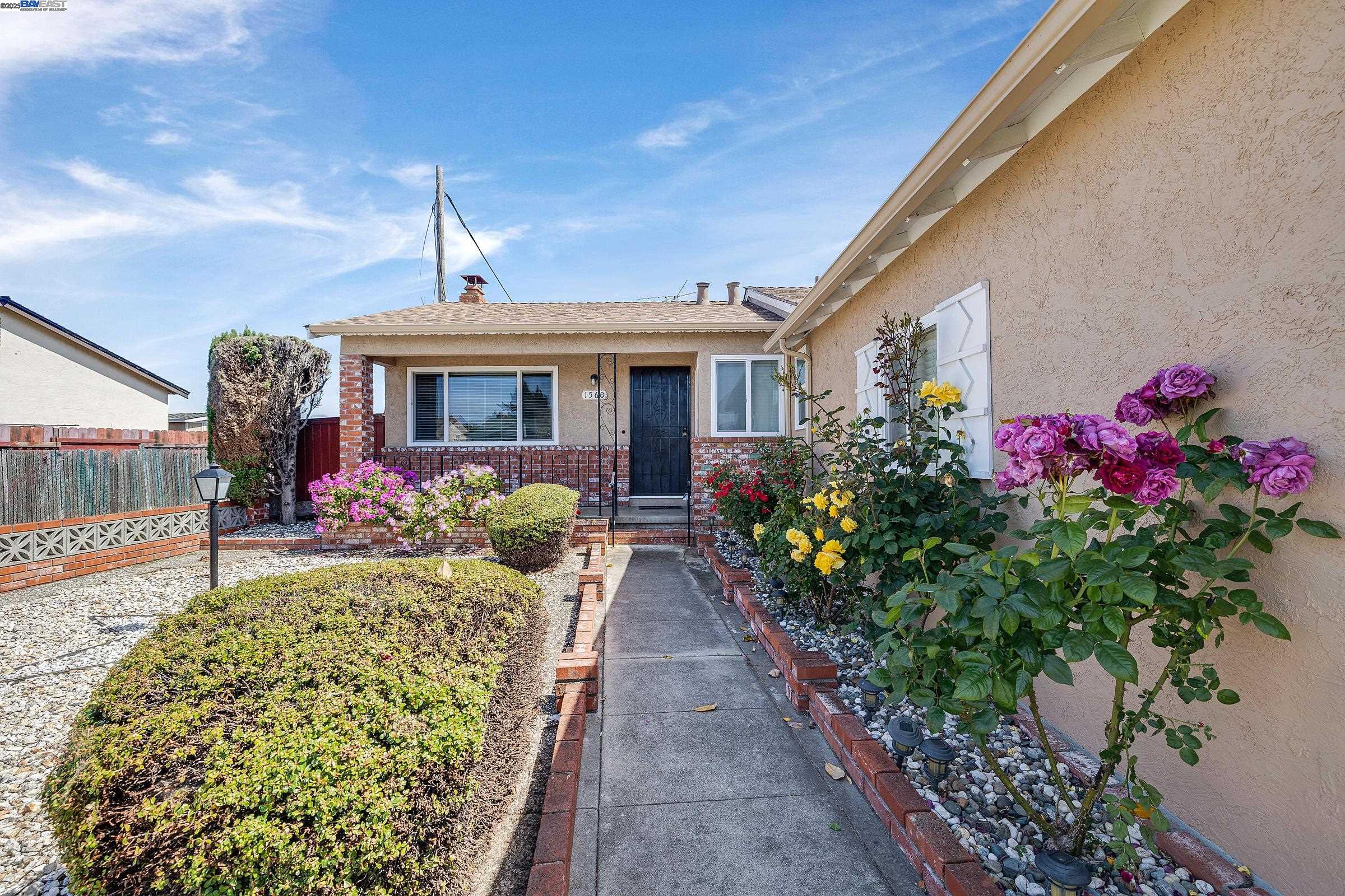 Detail Gallery Image 3 of 33 For 1560 Vining Dr, San Leandro,  CA 94579 - 3 Beds | 2 Baths