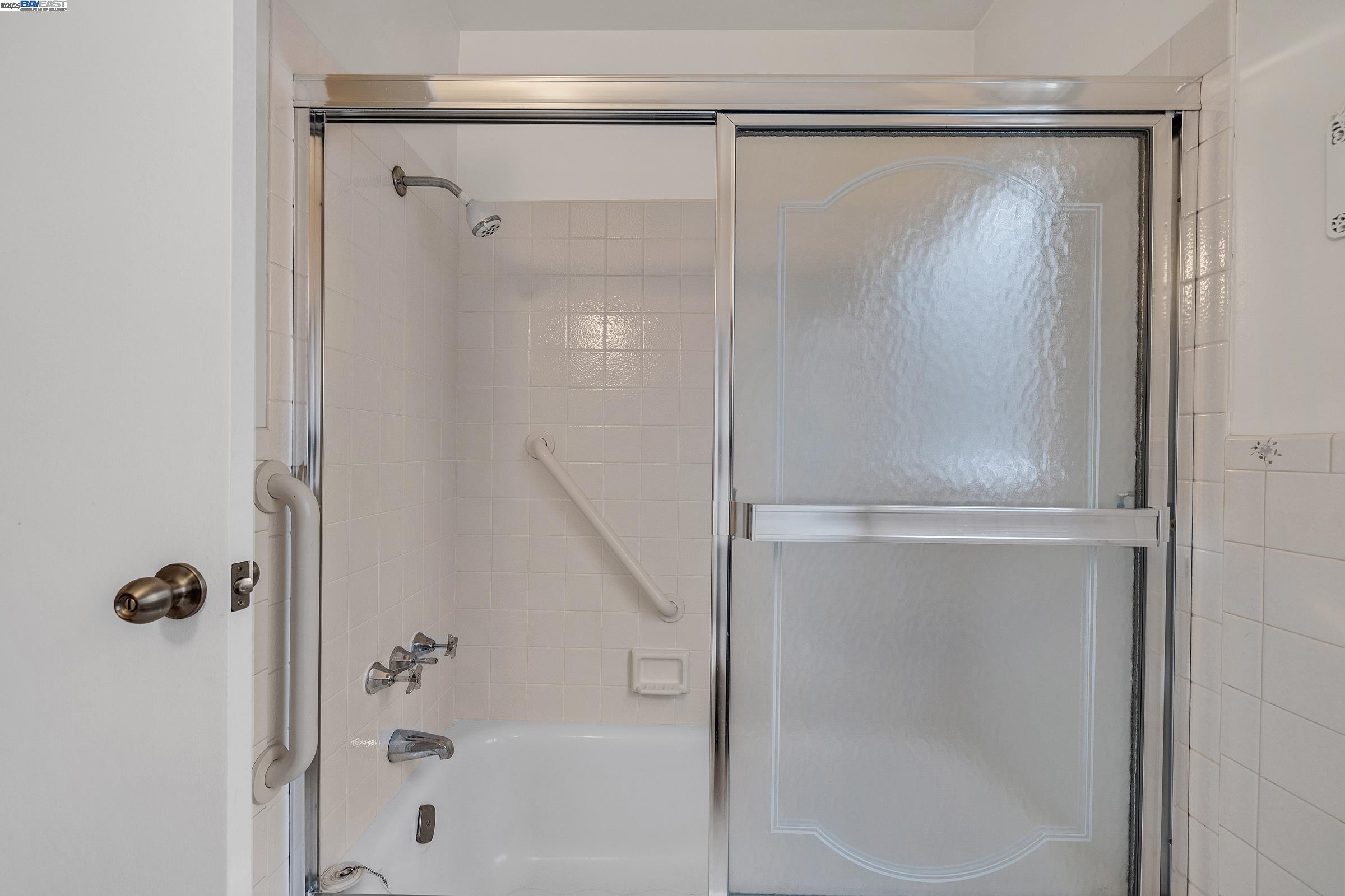 Detail Gallery Image 22 of 33 For 1560 Vining Dr, San Leandro,  CA 94579 - 3 Beds | 2 Baths