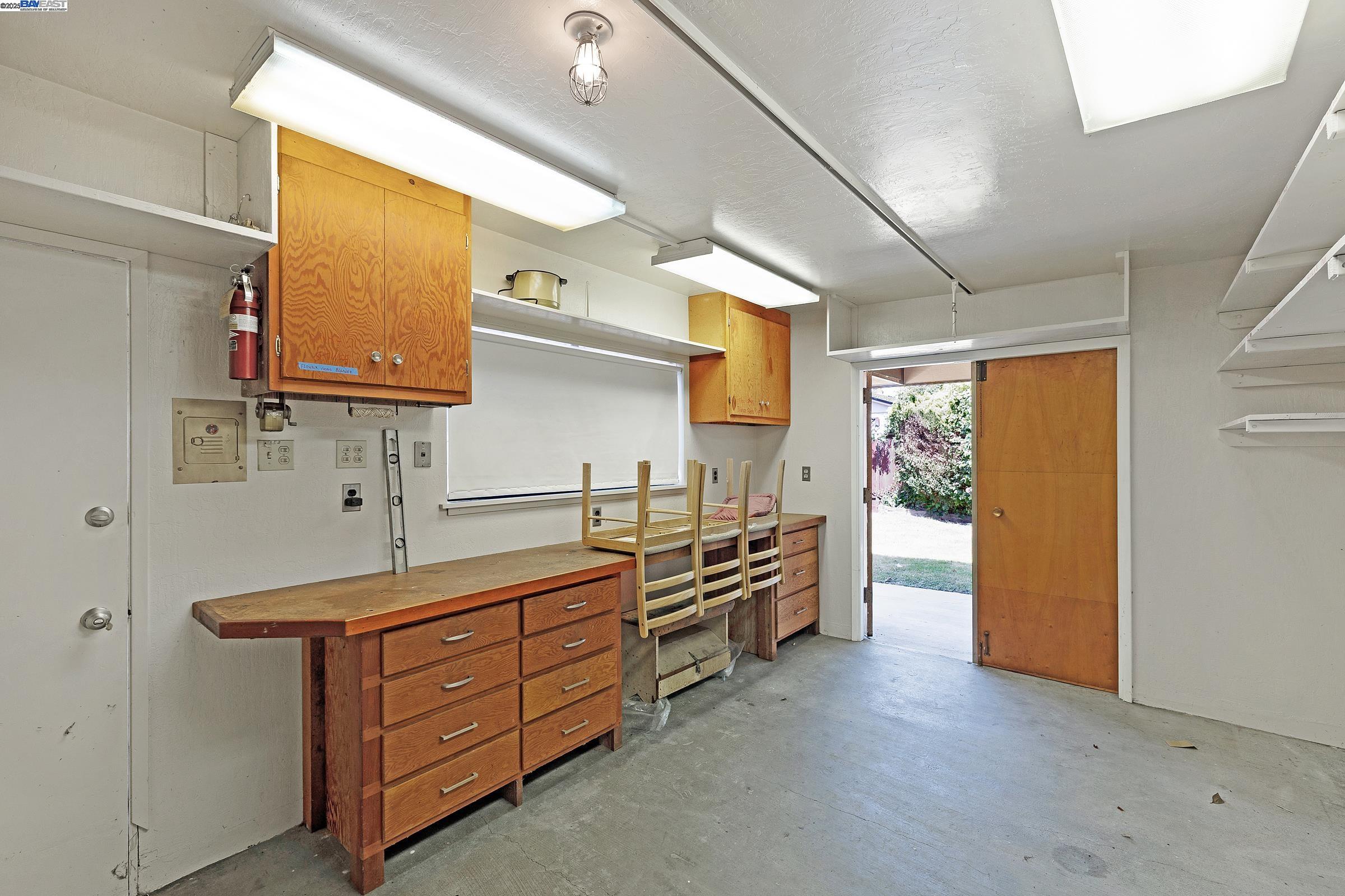 Detail Gallery Image 28 of 33 For 1560 Vining Dr, San Leandro,  CA 94579 - 3 Beds | 2 Baths