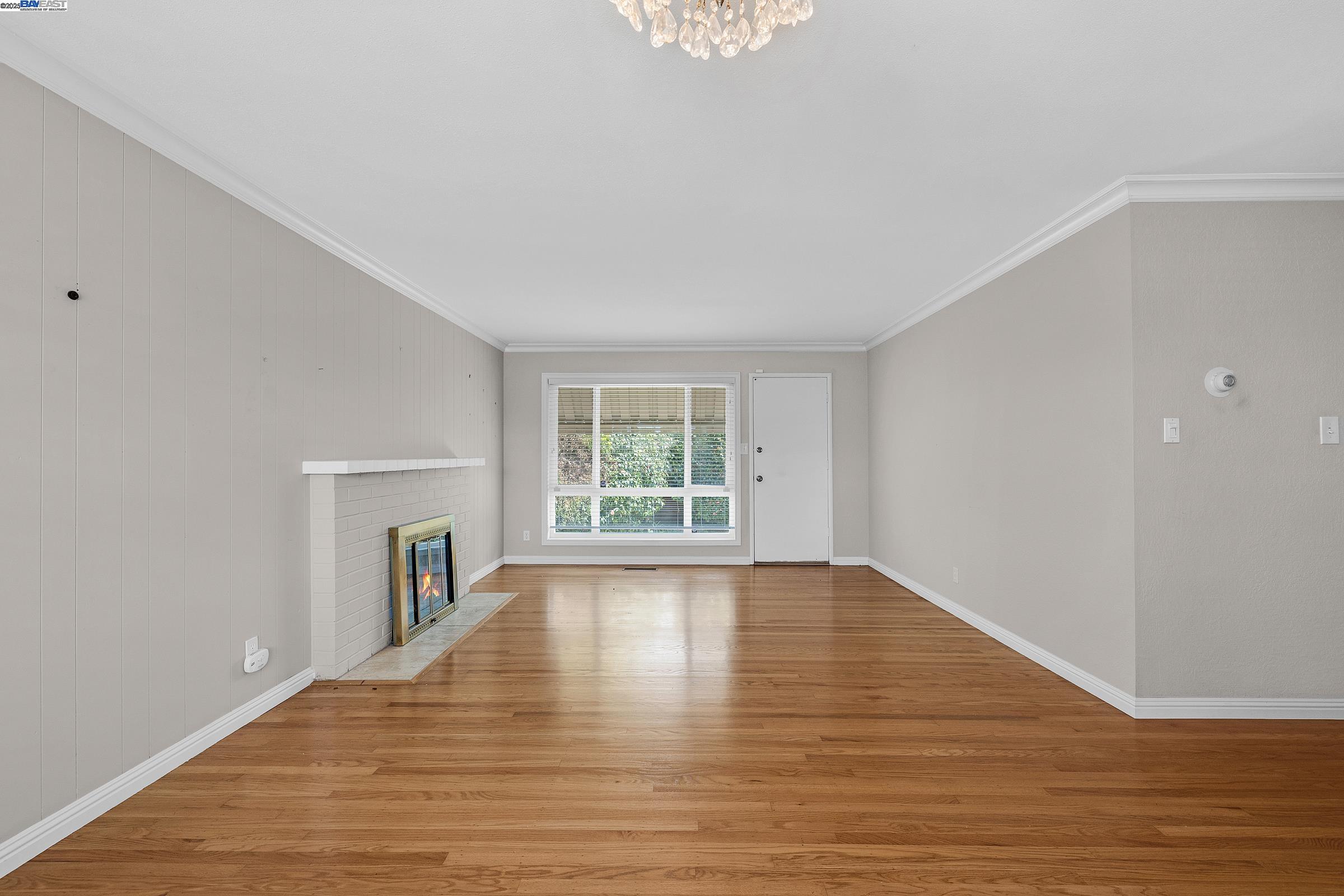 Detail Gallery Image 5 of 33 For 1560 Vining Dr, San Leandro,  CA 94579 - 3 Beds | 2 Baths