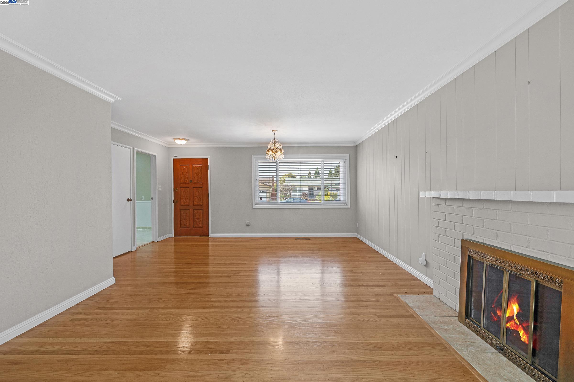 Detail Gallery Image 7 of 33 For 1560 Vining Dr, San Leandro,  CA 94579 - 3 Beds | 2 Baths
