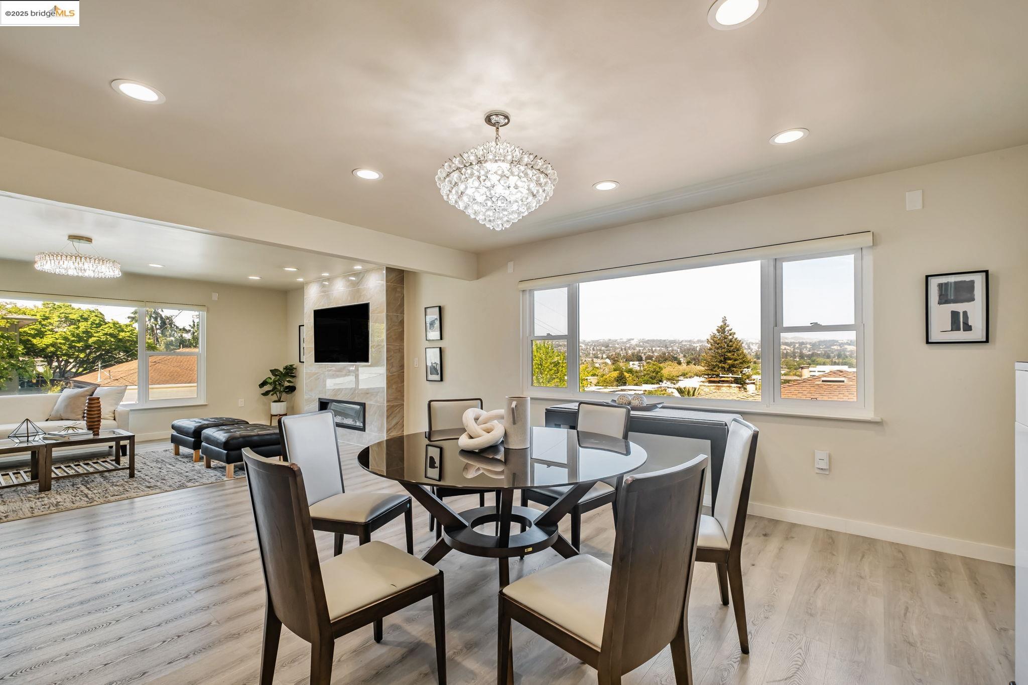 Detail Gallery Image 15 of 51 For 2449 Riffel Ct, Castro Valley,  CA 94546 - 3 Beds | 3 Baths