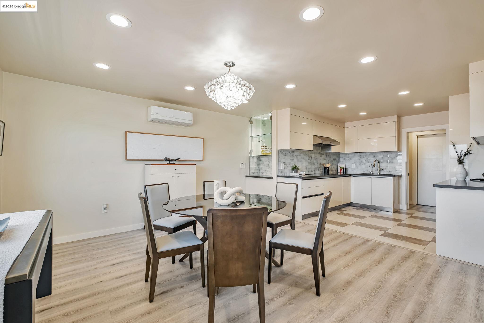 Detail Gallery Image 17 of 51 For 2449 Riffel Ct, Castro Valley,  CA 94546 - 3 Beds | 3 Baths