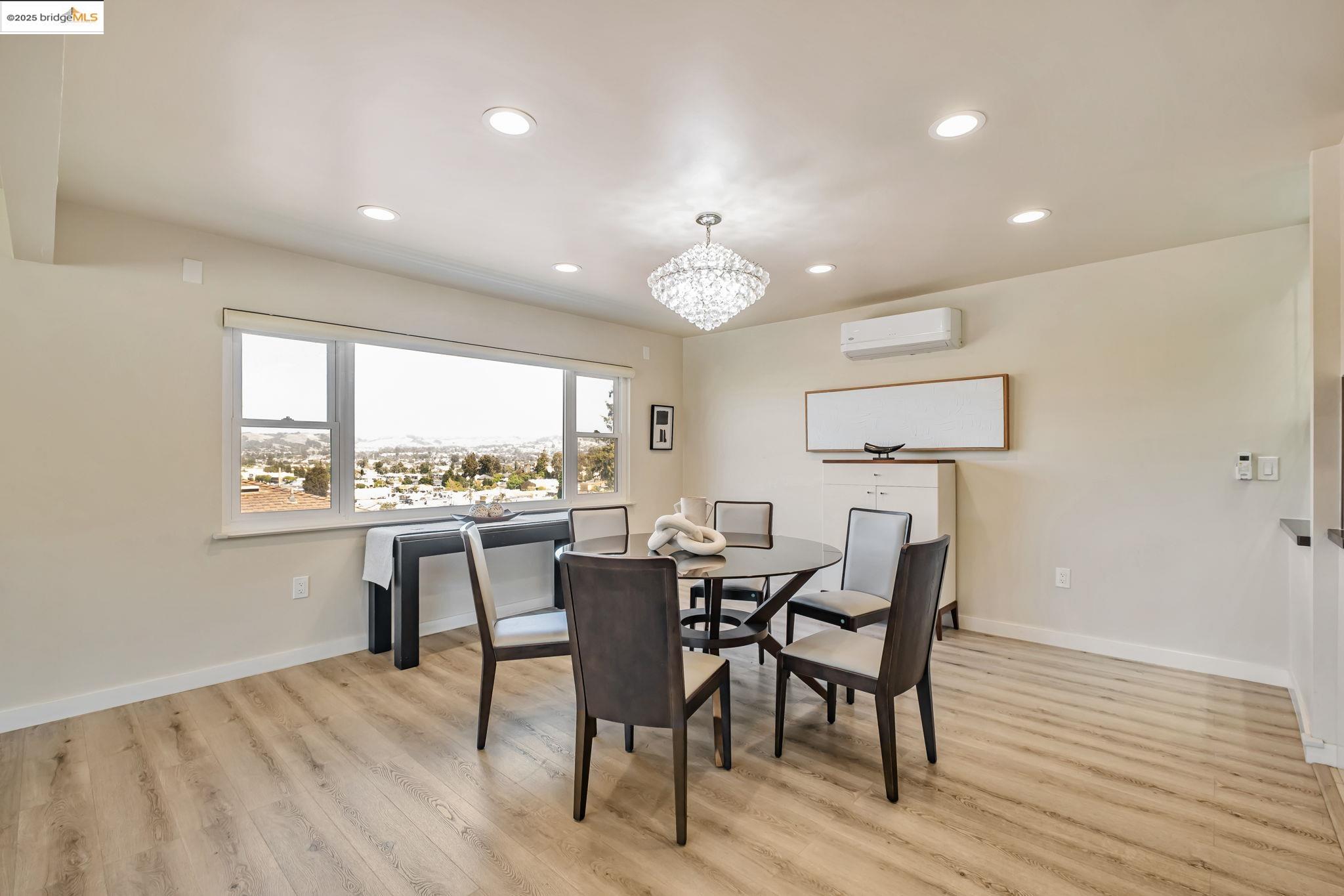 Detail Gallery Image 18 of 51 For 2449 Riffel Ct, Castro Valley,  CA 94546 - 3 Beds | 3 Baths