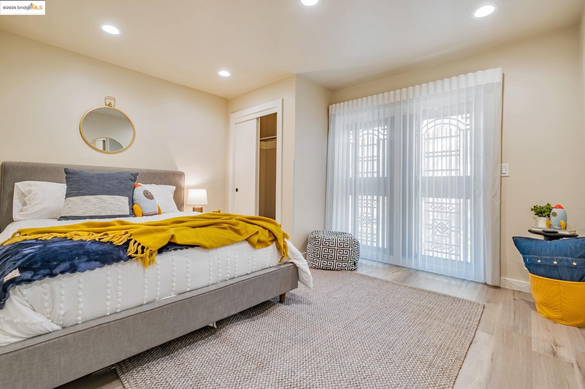 Detail Gallery Image 22 of 51 For 2449 Riffel Ct, Castro Valley,  CA 94546 - 3 Beds | 3 Baths