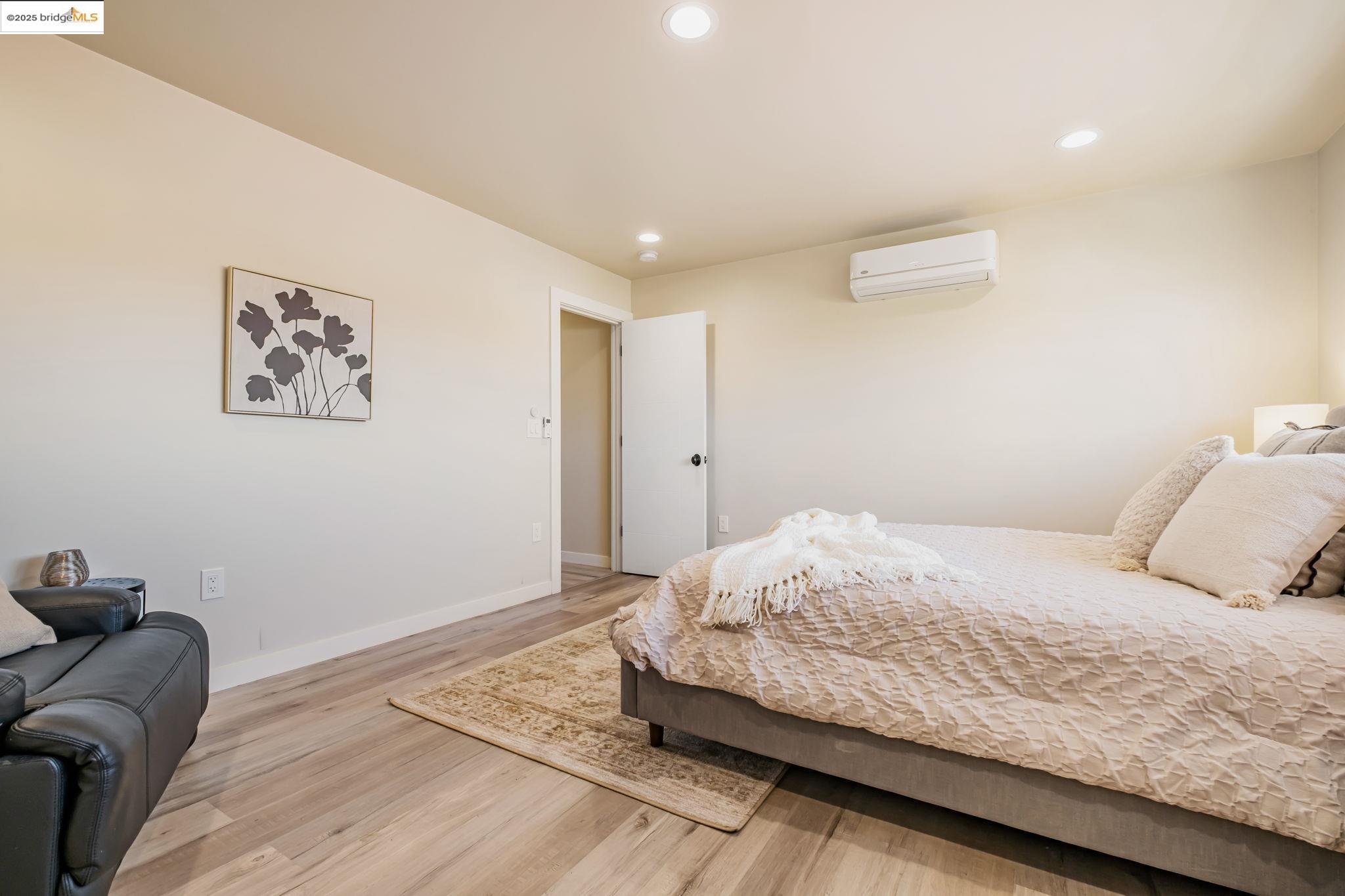 Detail Gallery Image 24 of 51 For 2449 Riffel Ct, Castro Valley,  CA 94546 - 3 Beds | 3 Baths