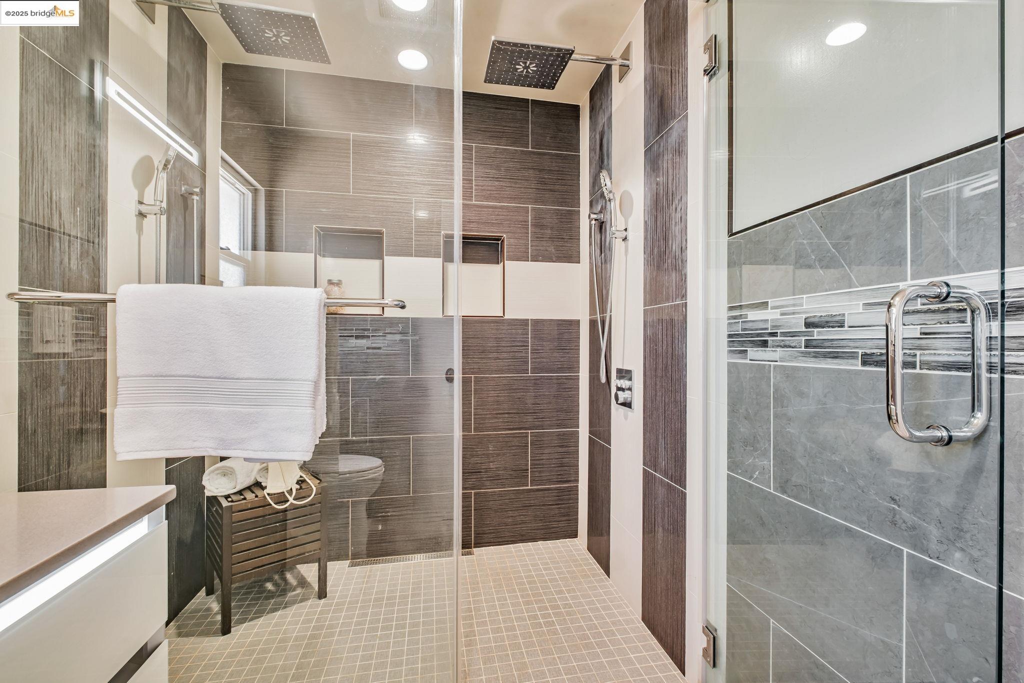 Detail Gallery Image 26 of 51 For 2449 Riffel Ct, Castro Valley,  CA 94546 - 3 Beds | 3 Baths