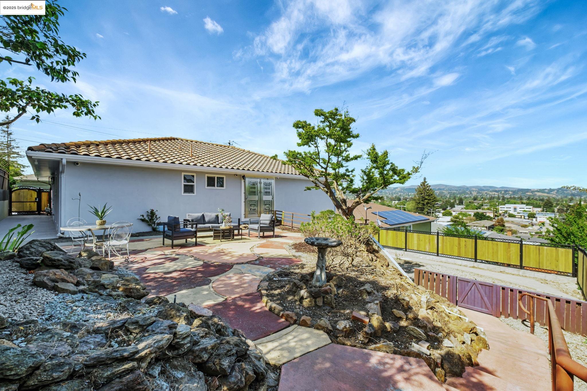 Detail Gallery Image 45 of 51 For 2449 Riffel Ct, Castro Valley,  CA 94546 - 3 Beds | 3 Baths
