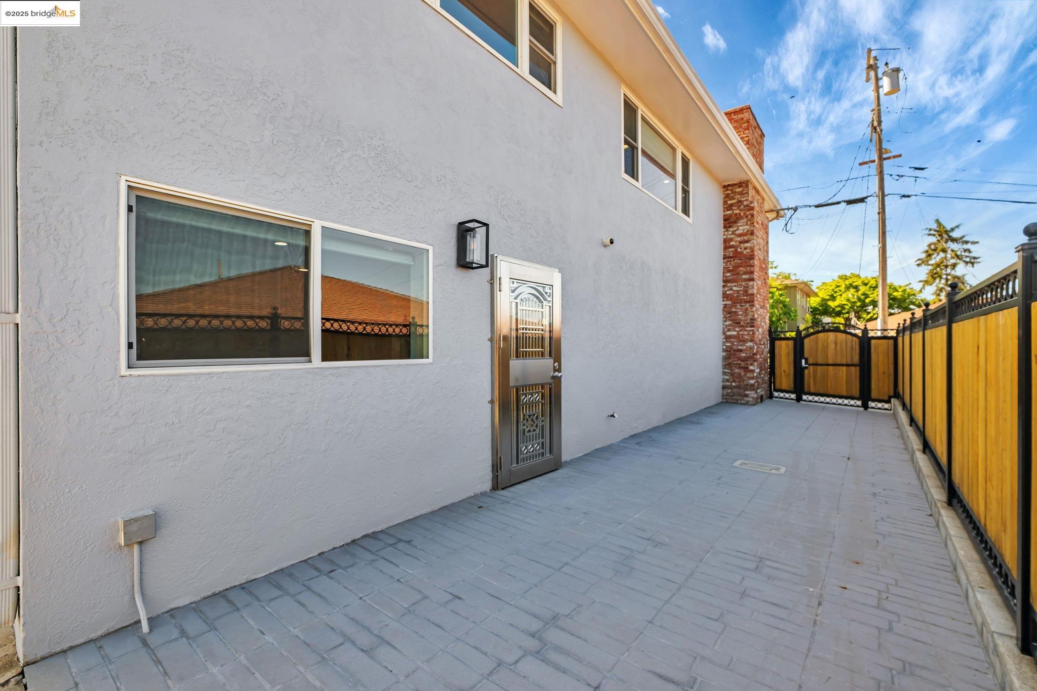 Detail Gallery Image 47 of 51 For 2449 Riffel Ct, Castro Valley,  CA 94546 - 3 Beds | 3 Baths