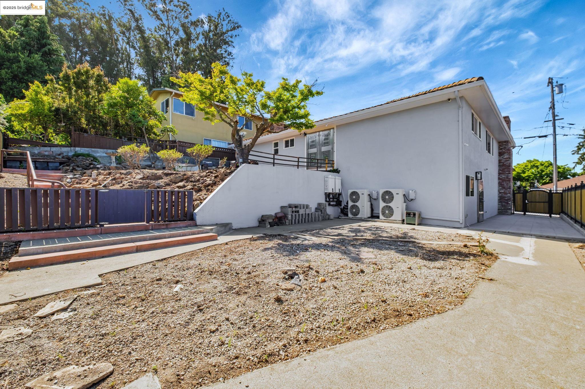 Detail Gallery Image 48 of 51 For 2449 Riffel Ct, Castro Valley,  CA 94546 - 3 Beds | 3 Baths
