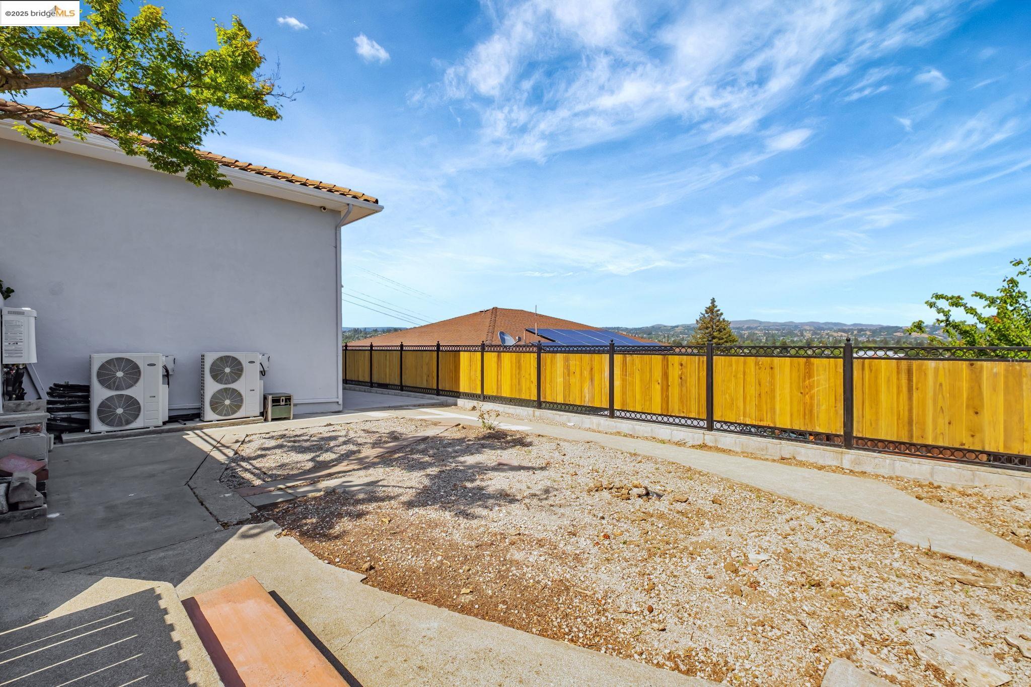 Detail Gallery Image 49 of 51 For 2449 Riffel Ct, Castro Valley,  CA 94546 - 3 Beds | 3 Baths