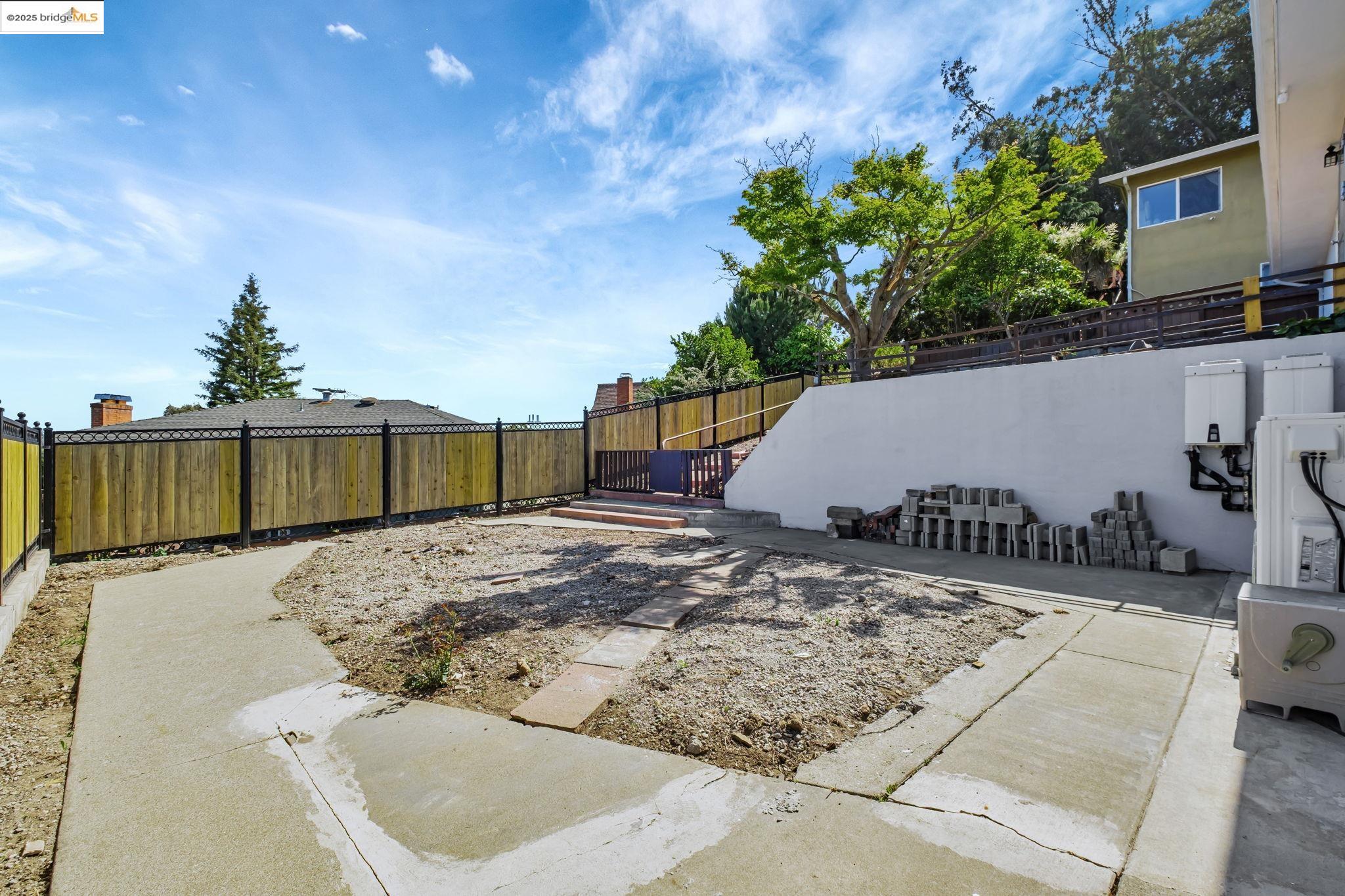 Detail Gallery Image 50 of 51 For 2449 Riffel Ct, Castro Valley,  CA 94546 - 3 Beds | 3 Baths