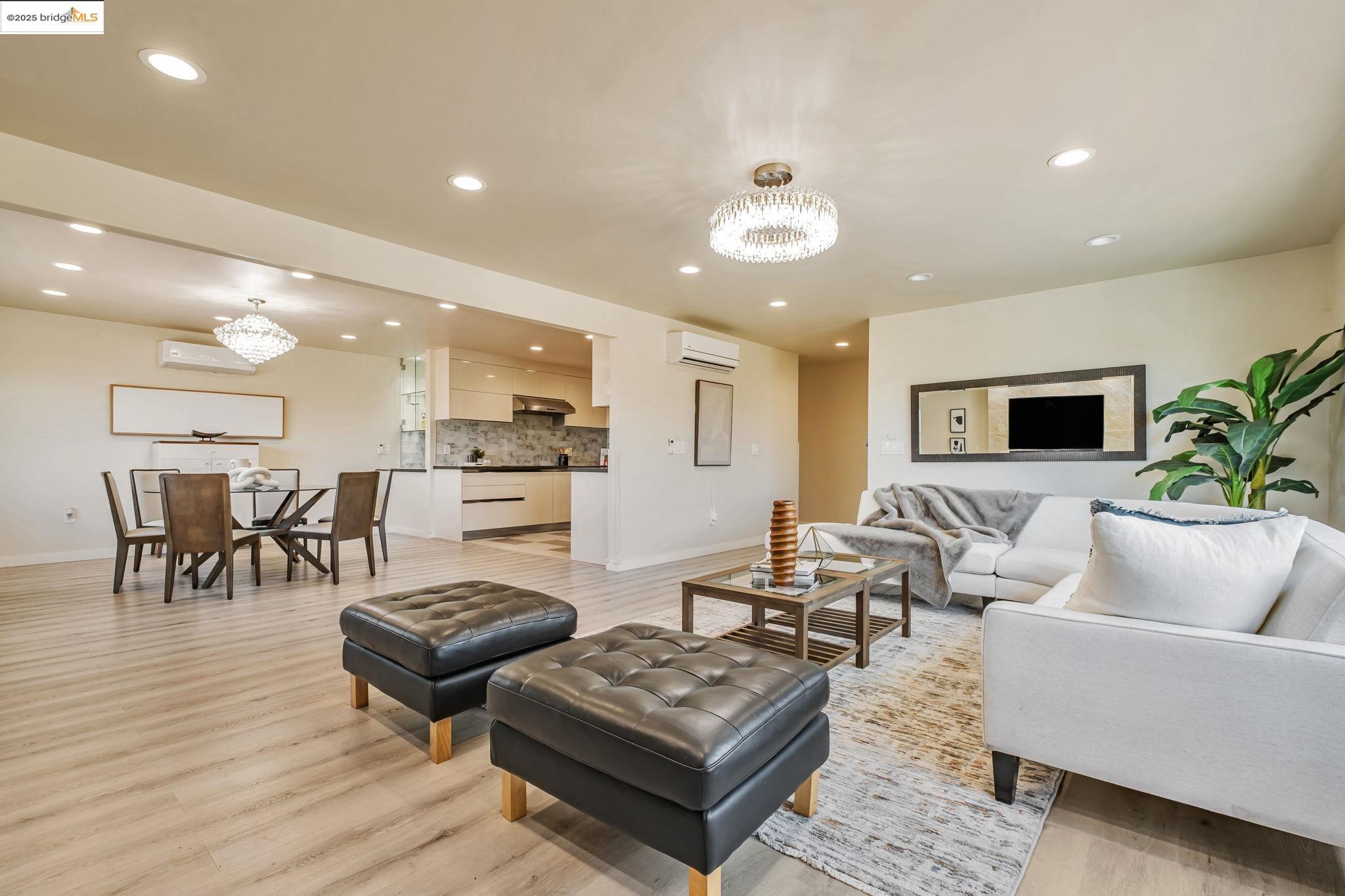 Detail Gallery Image 6 of 51 For 2449 Riffel Ct, Castro Valley,  CA 94546 - 3 Beds | 3 Baths