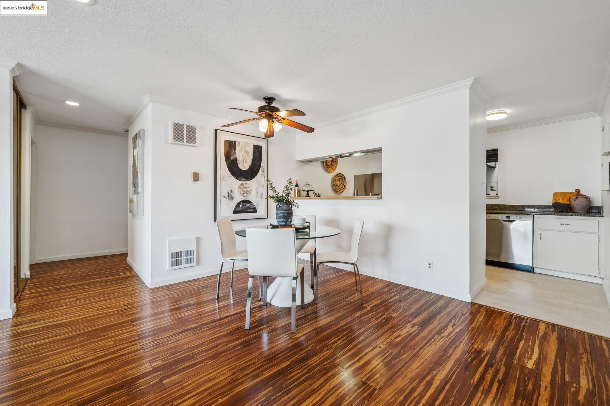 Detail Gallery Image 13 of 59 For 3 Embarcadero #152,  Oakland,  CA 94607 - 2 Beds | 2 Baths