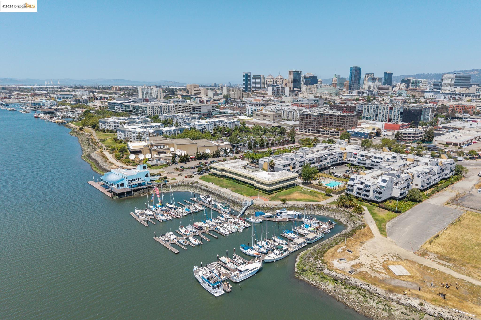 Detail Gallery Image 4 of 59 For 3 Embarcadero #152,  Oakland,  CA 94607 - 2 Beds | 2 Baths