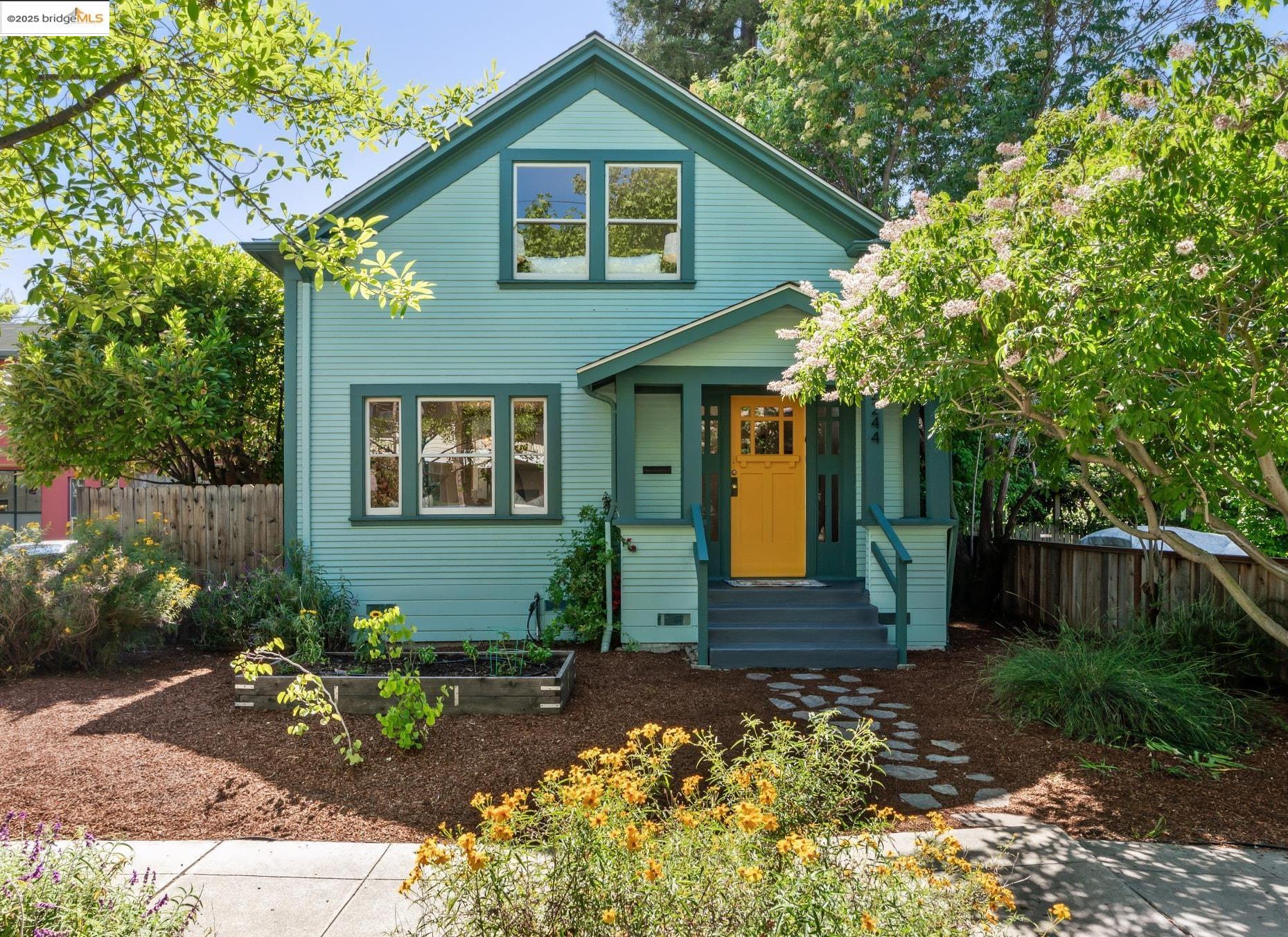 Detail Gallery Image 1 of 52 For 2244 Mckinley Ave, Berkeley,  CA 94703 - 4 Beds | 2 Baths