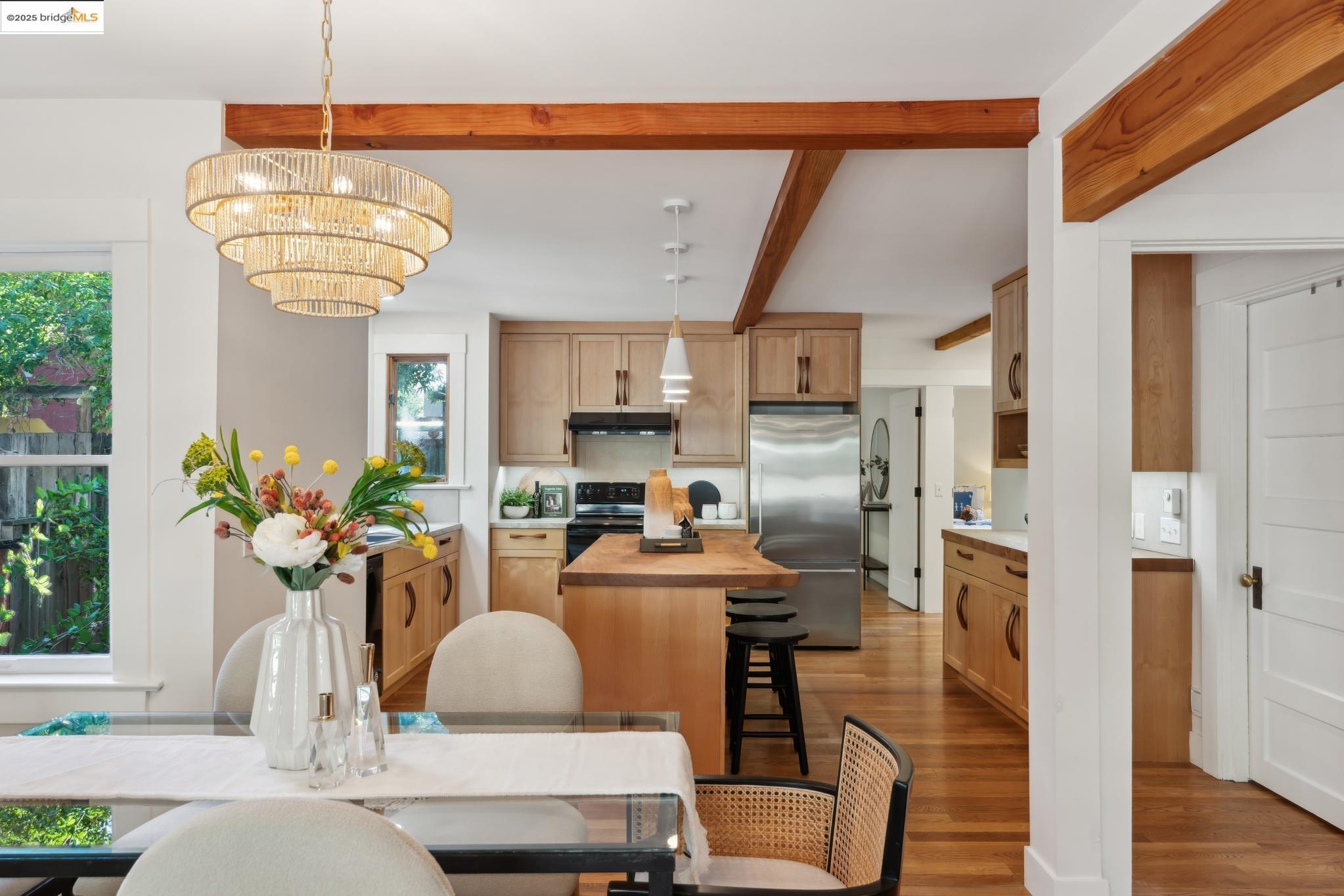 Detail Gallery Image 14 of 52 For 2244 Mckinley Ave, Berkeley,  CA 94703 - 4 Beds | 2 Baths