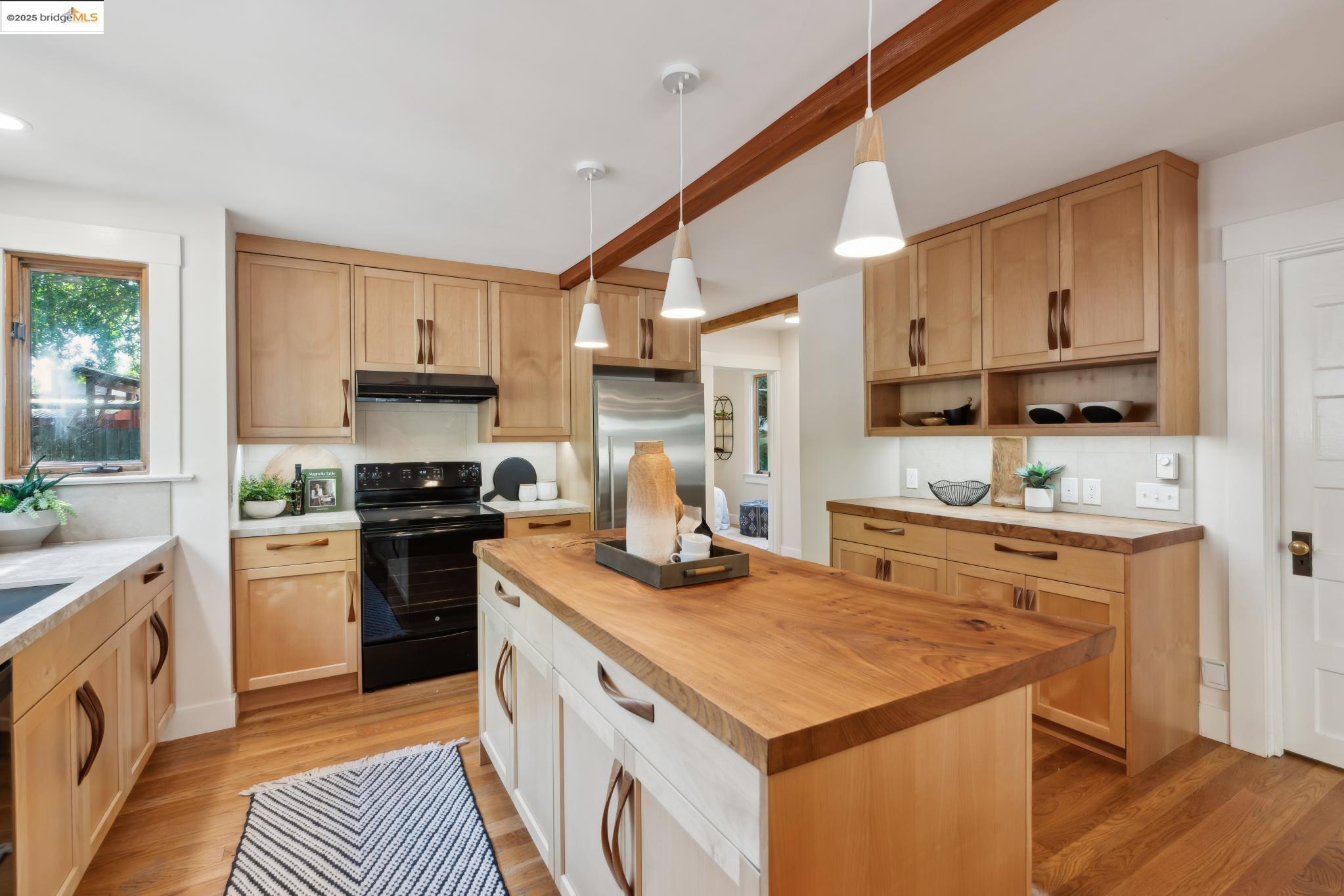 Detail Gallery Image 17 of 52 For 2244 Mckinley Ave, Berkeley,  CA 94703 - 4 Beds | 2 Baths