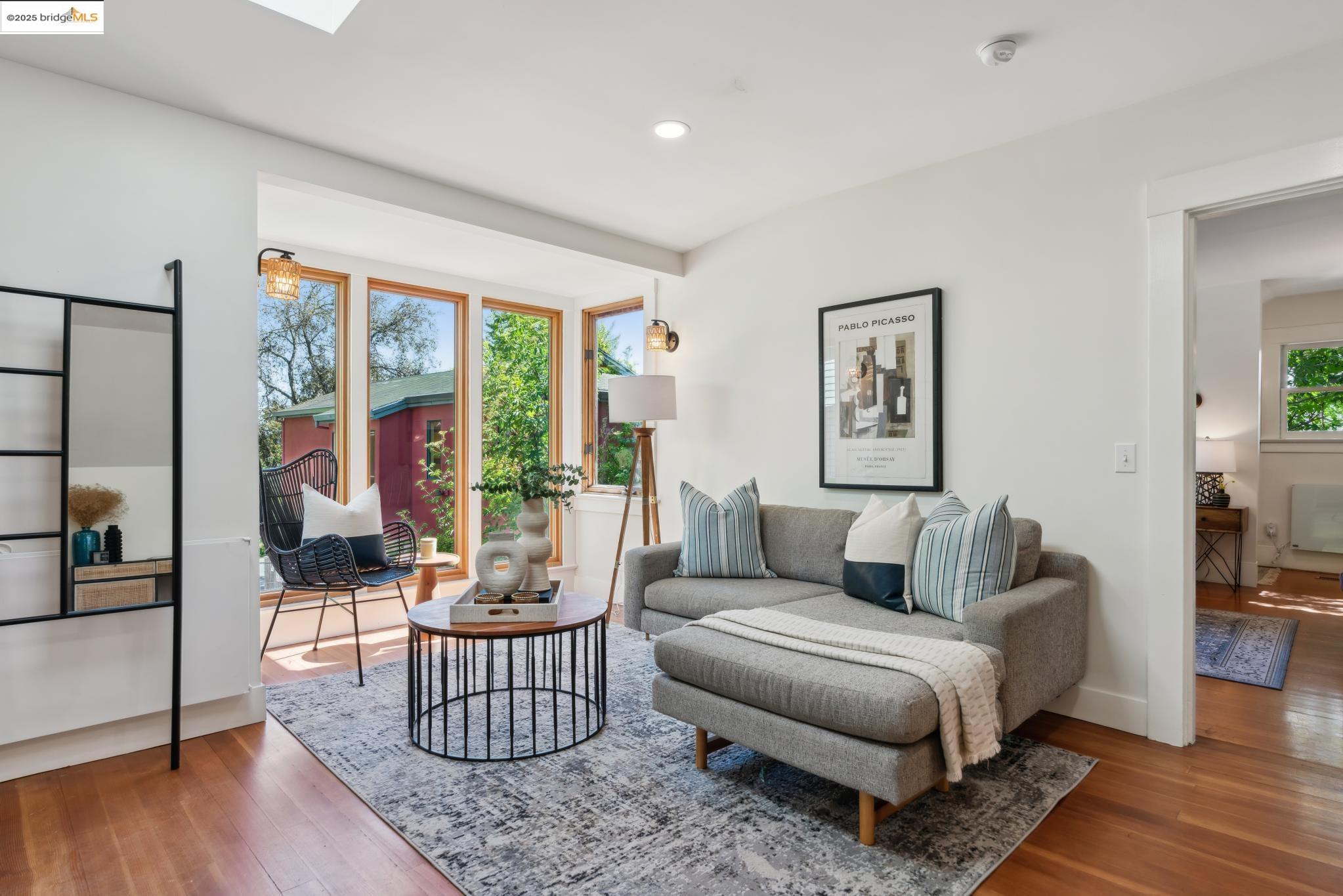 Detail Gallery Image 25 of 52 For 2244 Mckinley Ave, Berkeley,  CA 94703 - 4 Beds | 2 Baths