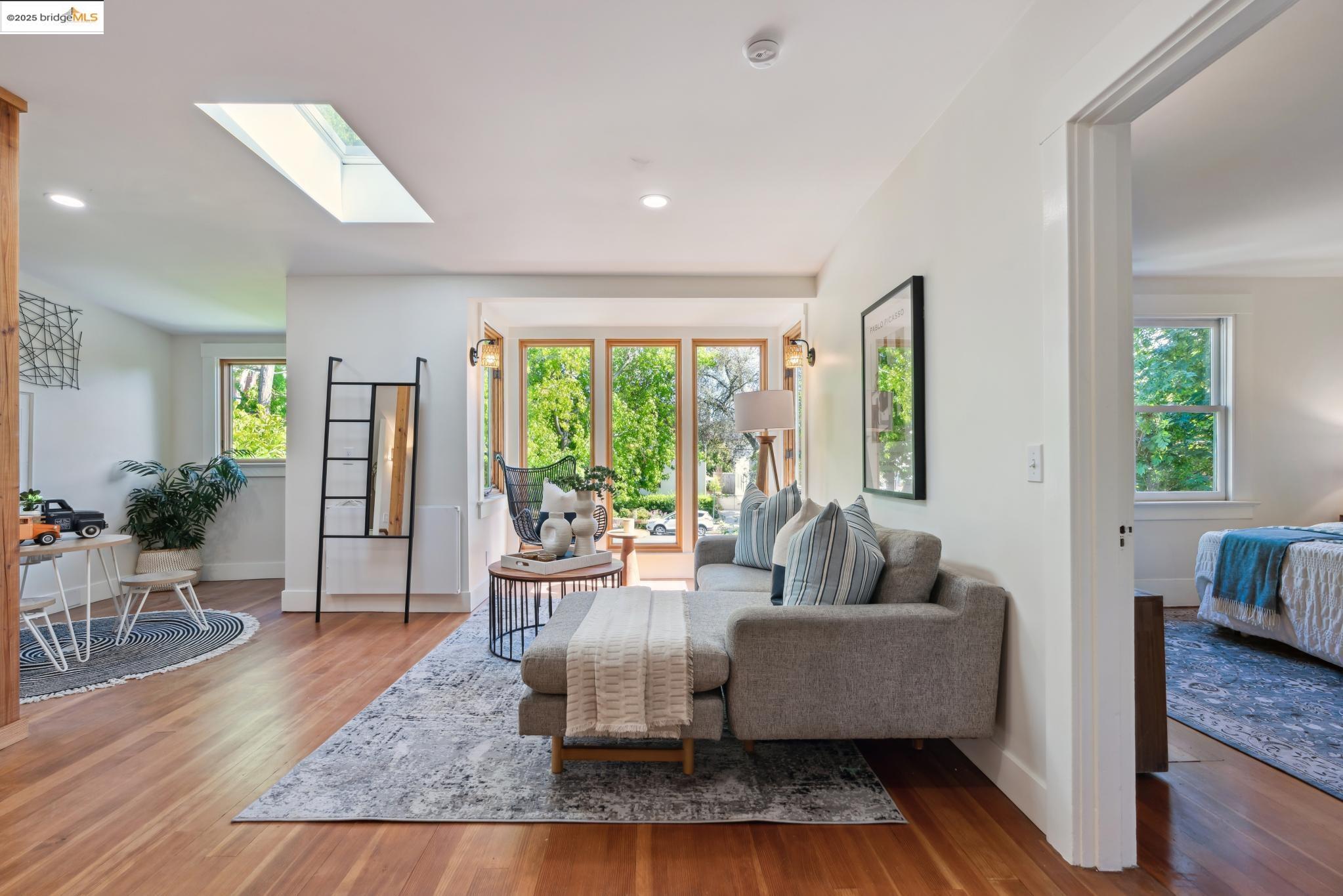 Detail Gallery Image 26 of 52 For 2244 Mckinley Ave, Berkeley,  CA 94703 - 4 Beds | 2 Baths