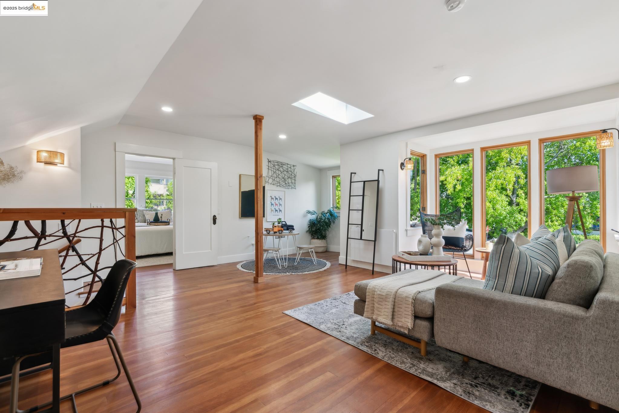 Detail Gallery Image 27 of 52 For 2244 Mckinley Ave, Berkeley,  CA 94703 - 4 Beds | 2 Baths