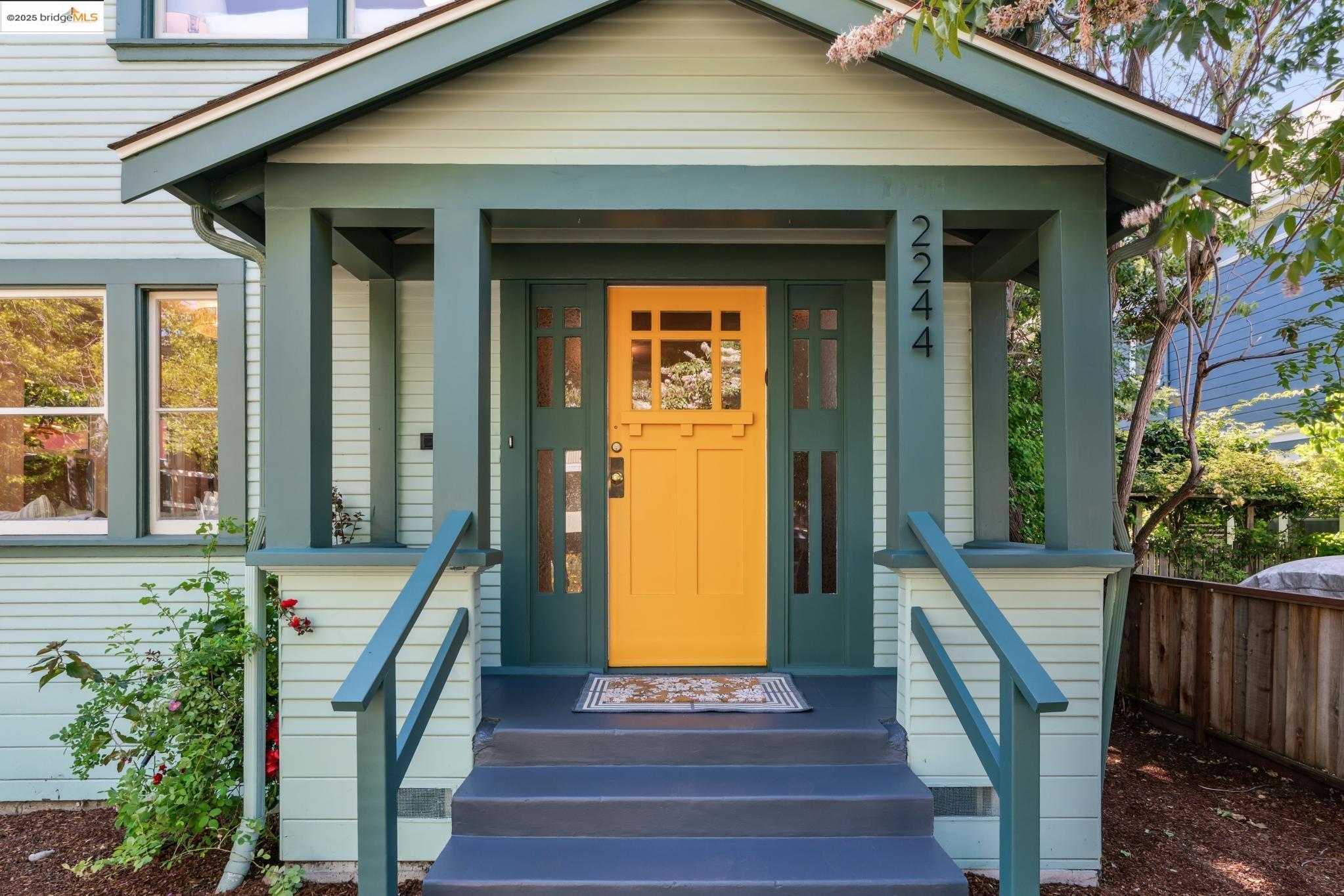 Detail Gallery Image 4 of 52 For 2244 Mckinley Ave, Berkeley,  CA 94703 - 4 Beds | 2 Baths