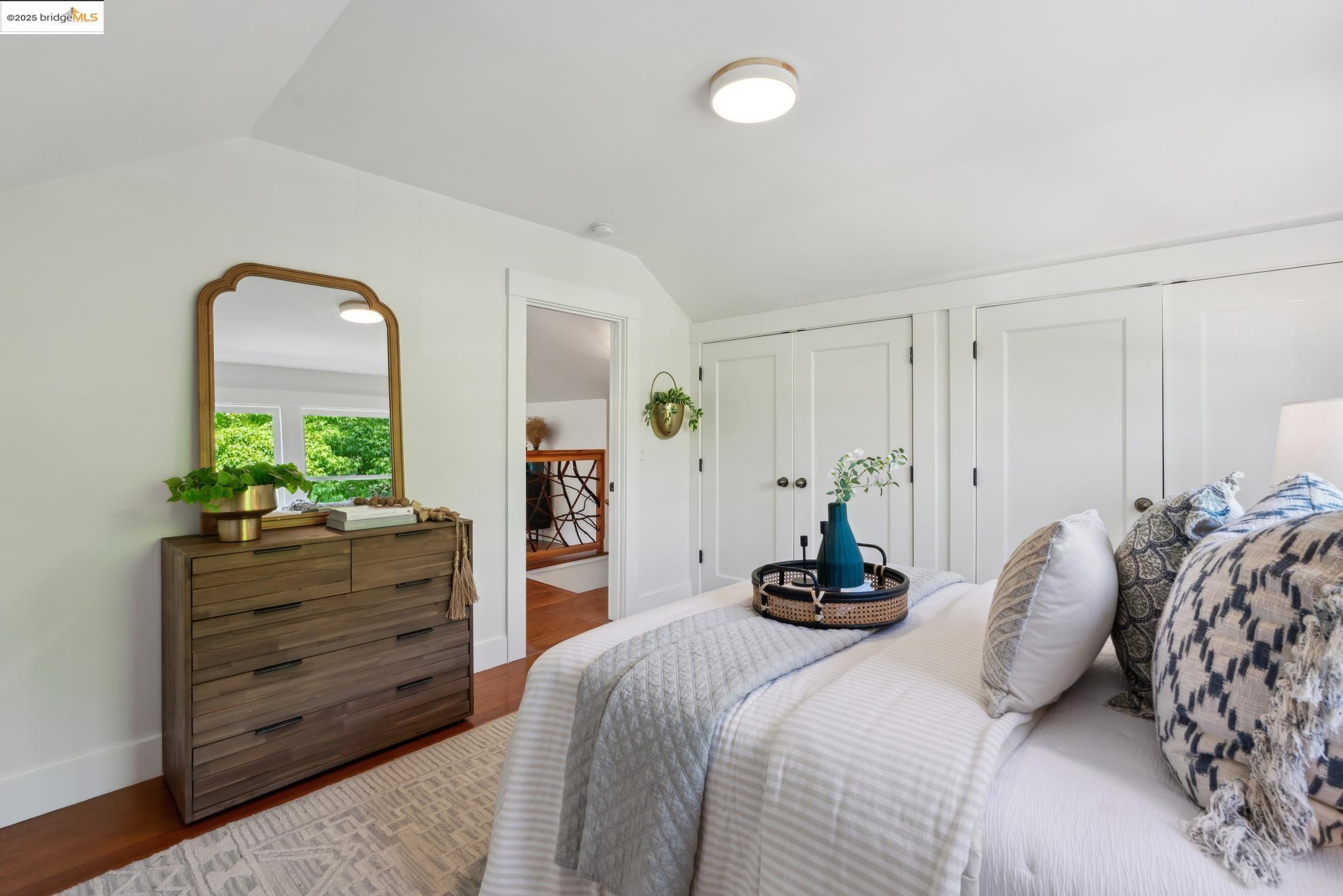 Detail Gallery Image 32 of 52 For 2244 Mckinley Ave, Berkeley,  CA 94703 - 4 Beds | 2 Baths