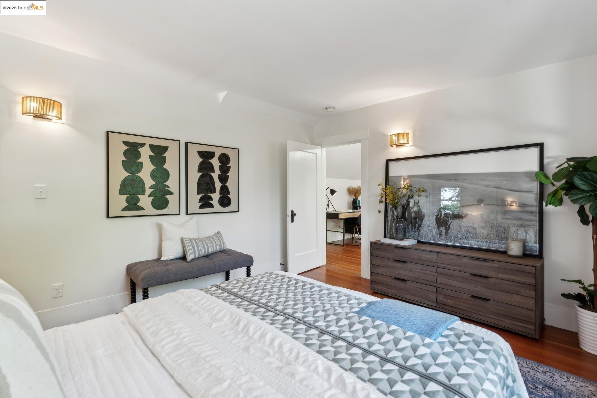 Detail Gallery Image 34 of 52 For 2244 Mckinley Ave, Berkeley,  CA 94703 - 4 Beds | 2 Baths