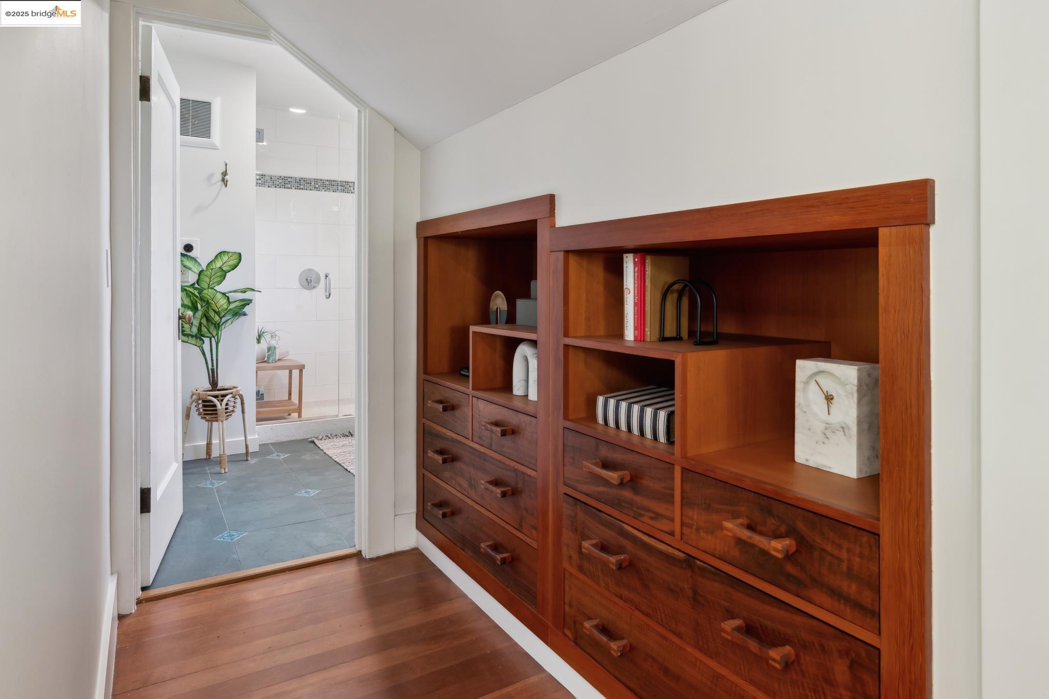 Detail Gallery Image 36 of 52 For 2244 Mckinley Ave, Berkeley,  CA 94703 - 4 Beds | 2 Baths