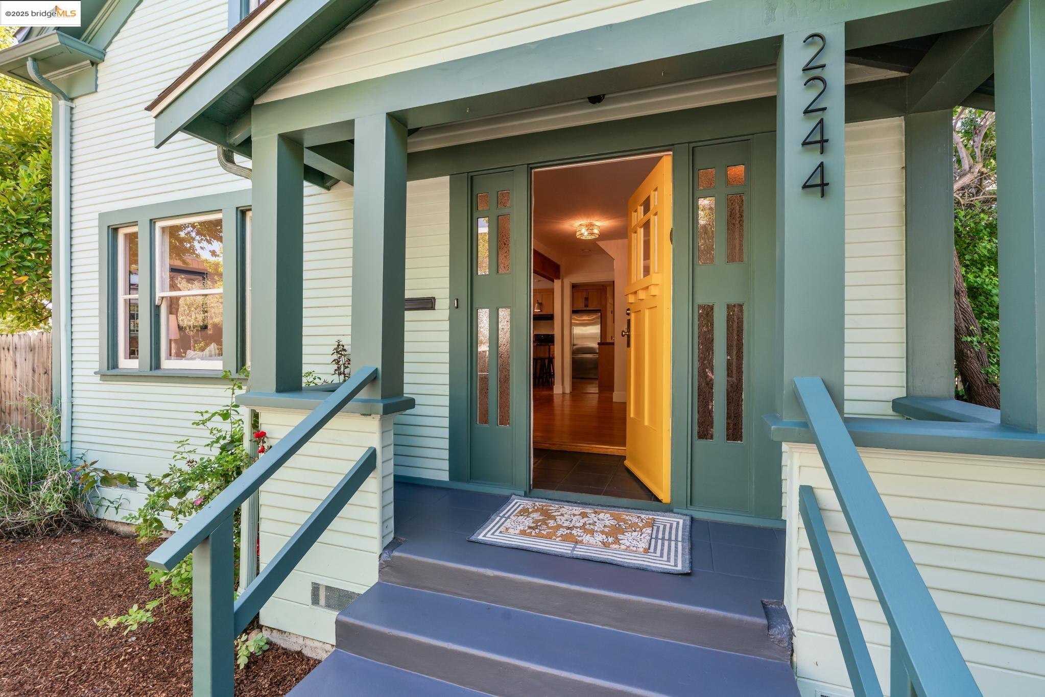 Detail Gallery Image 5 of 52 For 2244 Mckinley Ave, Berkeley,  CA 94703 - 4 Beds | 2 Baths