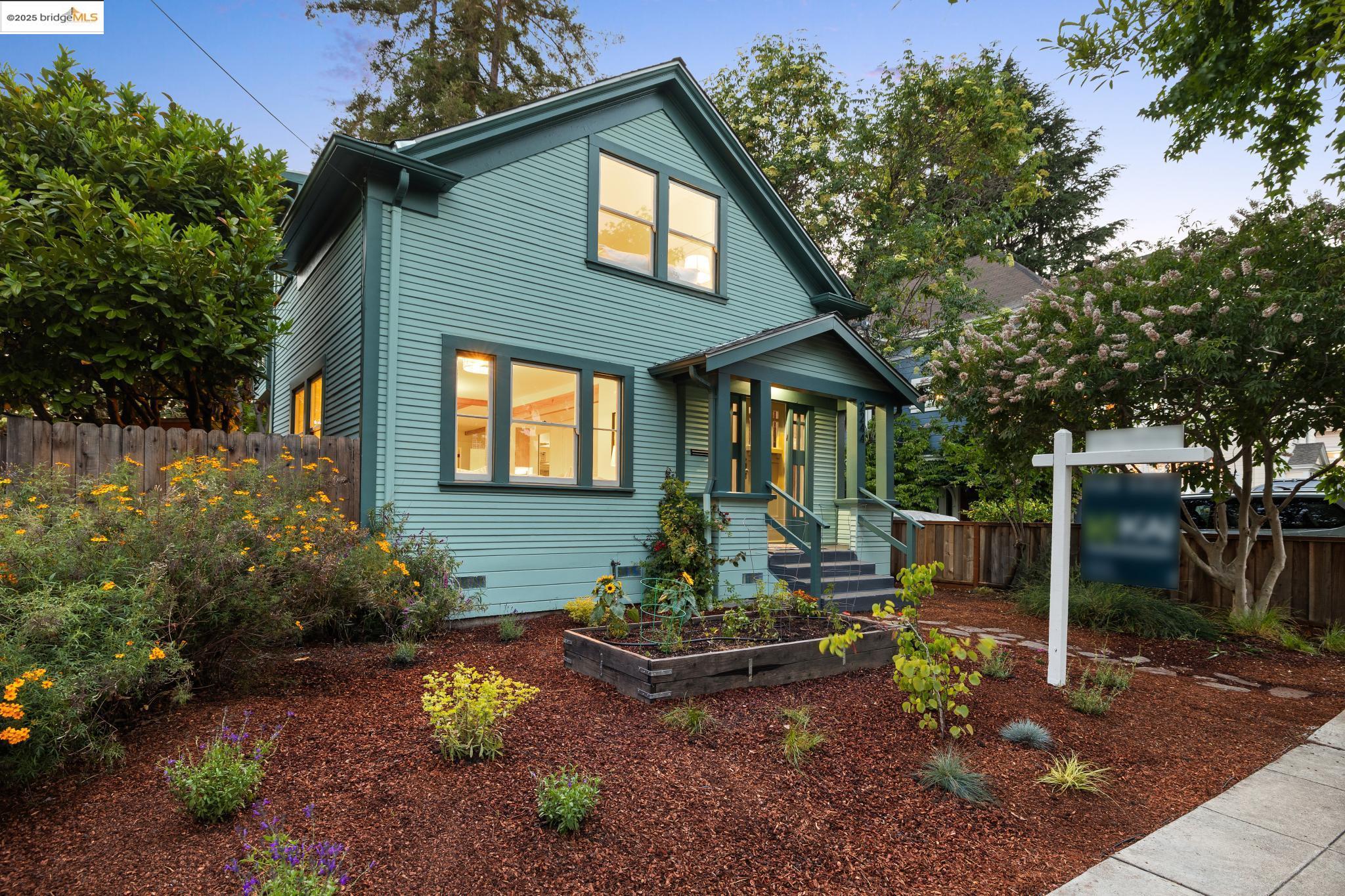Detail Gallery Image 48 of 52 For 2244 Mckinley Ave, Berkeley,  CA 94703 - 4 Beds | 2 Baths