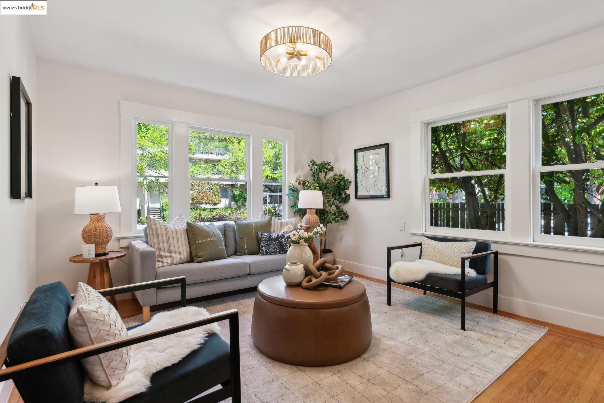 Detail Gallery Image 8 of 52 For 2244 Mckinley Ave, Berkeley,  CA 94703 - 4 Beds | 2 Baths