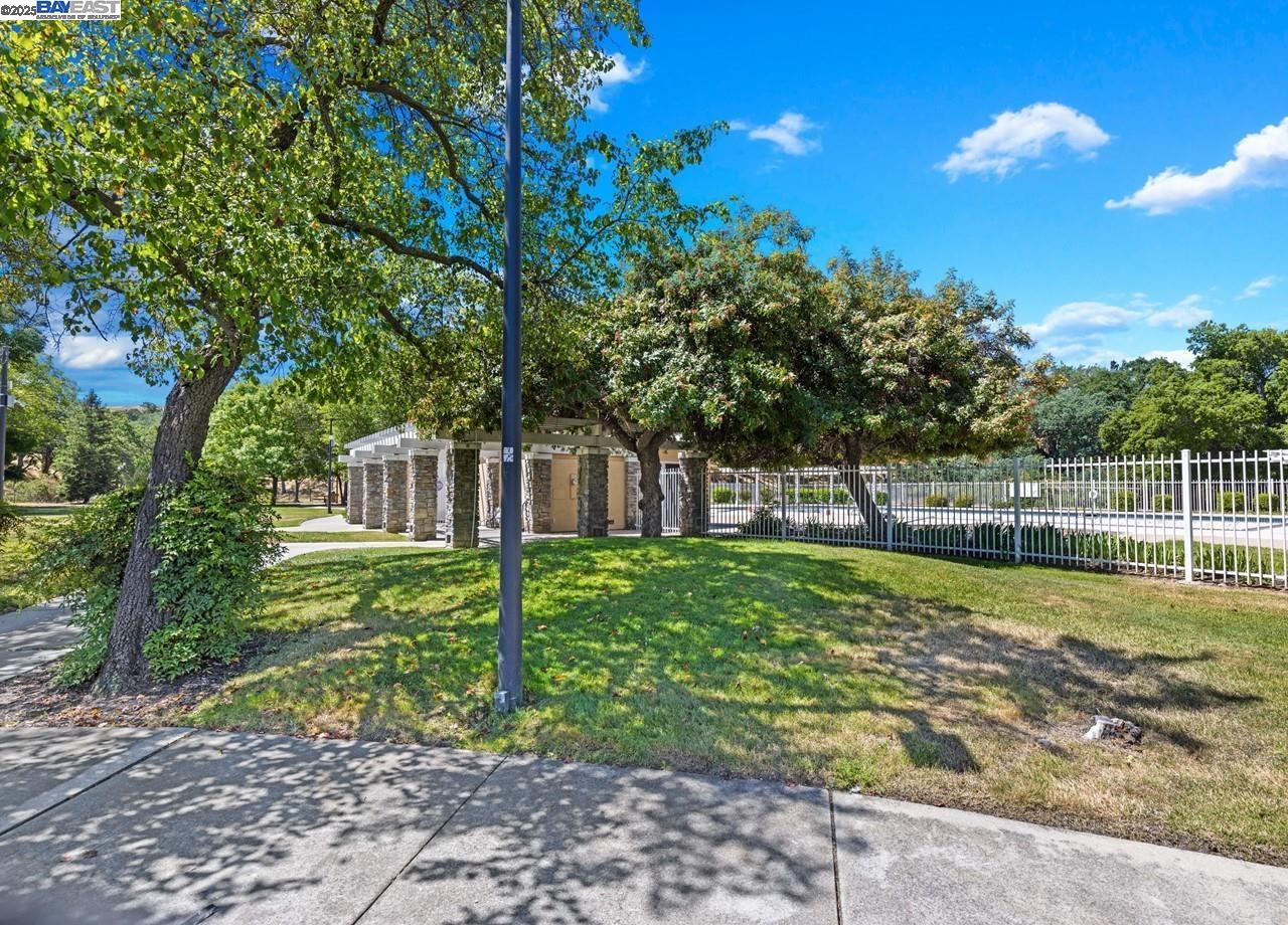 Detail Gallery Image 31 of 35 For 4245 Garibaldi Pl, Pleasanton,  CA 94566 - 3 Beds | 2/1 Baths