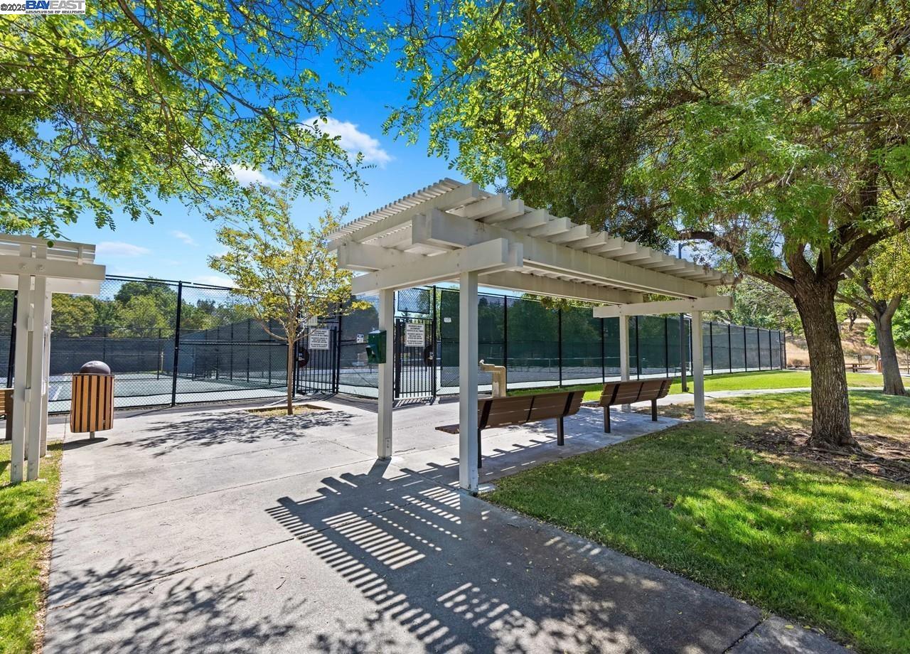 Detail Gallery Image 33 of 35 For 4245 Garibaldi Pl, Pleasanton,  CA 94566 - 3 Beds | 2/1 Baths