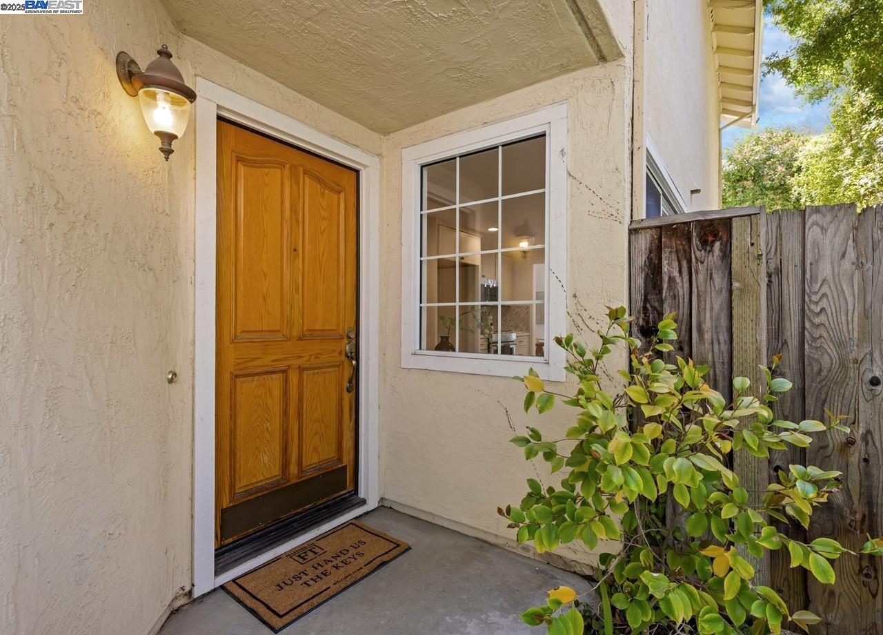 Detail Gallery Image 5 of 35 For 4245 Garibaldi Pl, Pleasanton,  CA 94566 - 3 Beds | 2/1 Baths