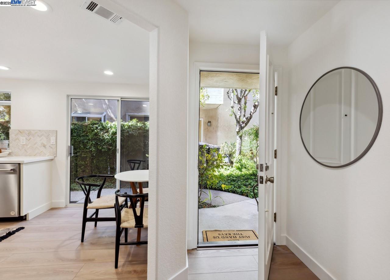 Detail Gallery Image 6 of 35 For 4245 Garibaldi Pl, Pleasanton,  CA 94566 - 3 Beds | 2/1 Baths