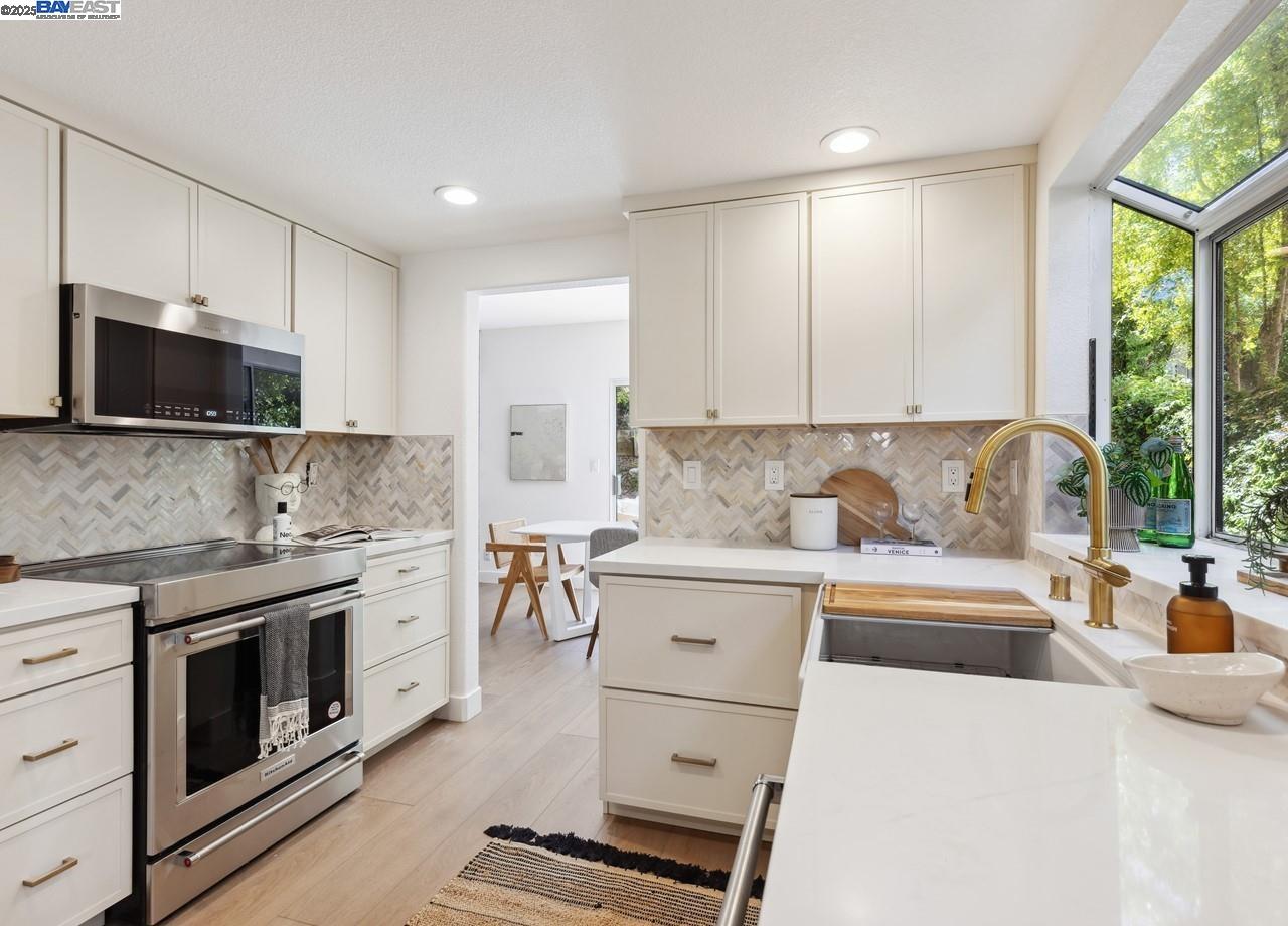Detail Gallery Image 7 of 35 For 4245 Garibaldi Pl, Pleasanton,  CA 94566 - 3 Beds | 2/1 Baths