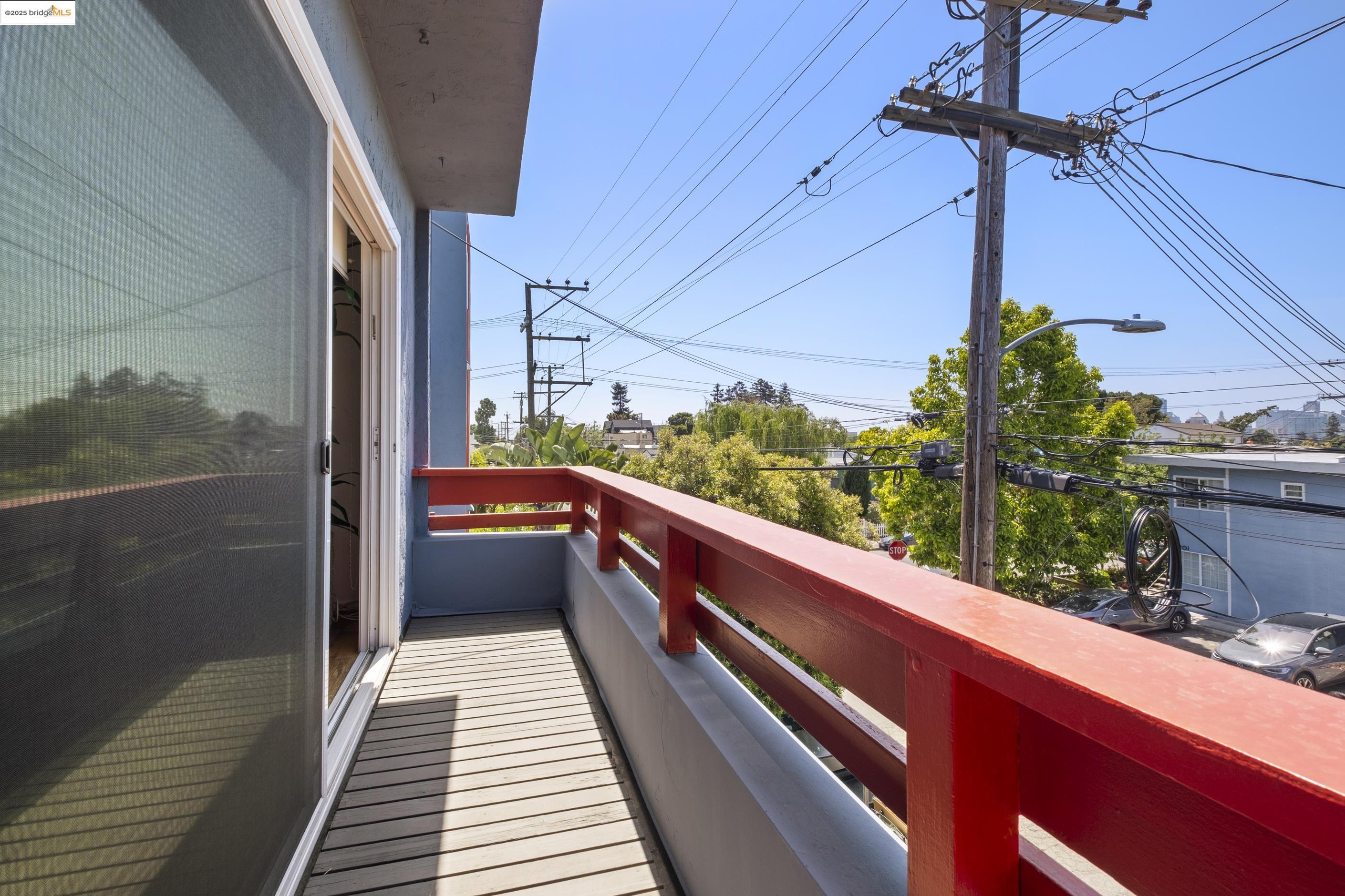 Detail Gallery Image 11 of 24 For 710 E 22nd St #304,  Oakland,  CA 94606 - 2 Beds | 1/1 Baths