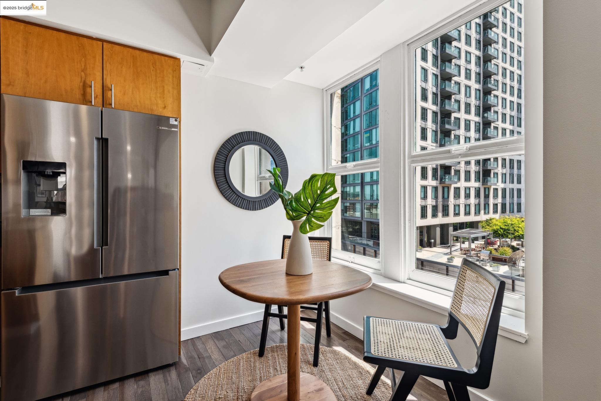 Detail Gallery Image 19 of 60 For 1615 Broadway #8,  Oakland,  CA 94612 - 3 Beds | 2 Baths