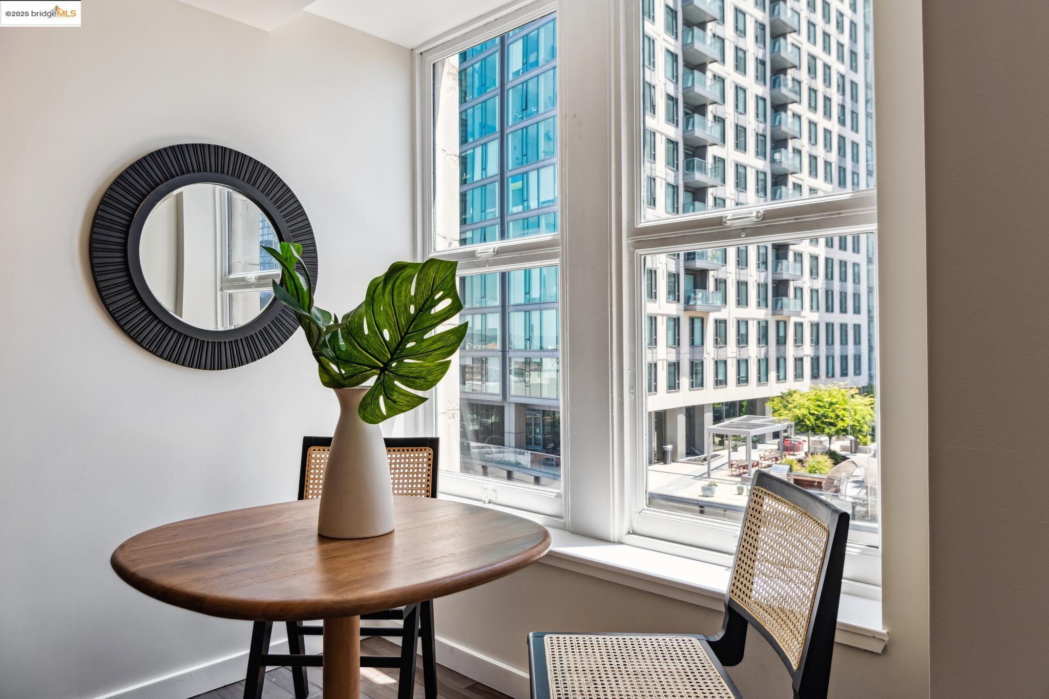 Detail Gallery Image 20 of 60 For 1615 Broadway #8,  Oakland,  CA 94612 - 3 Beds | 2 Baths