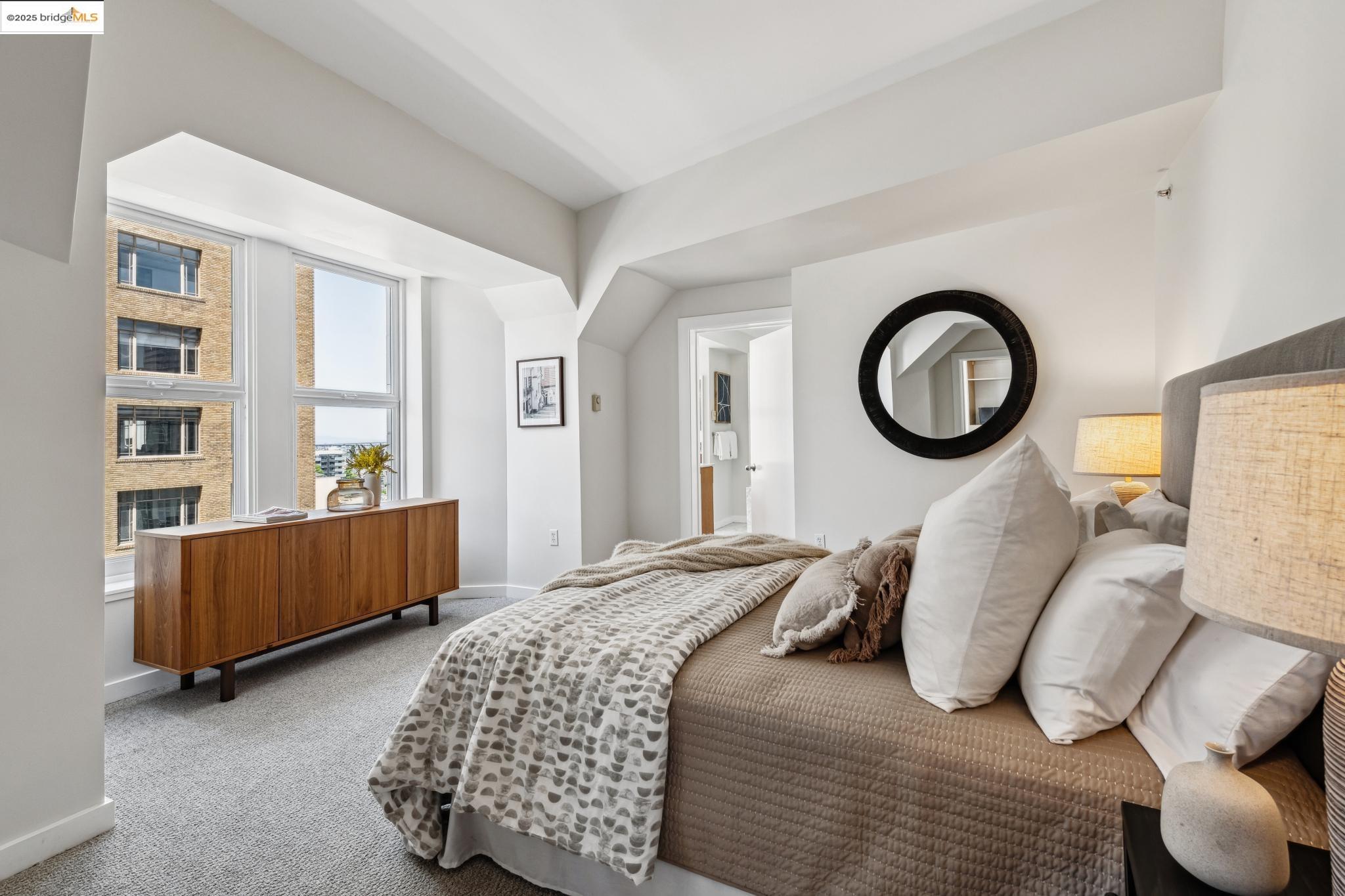 Detail Gallery Image 21 of 60 For 1615 Broadway #8,  Oakland,  CA 94612 - 3 Beds | 2 Baths