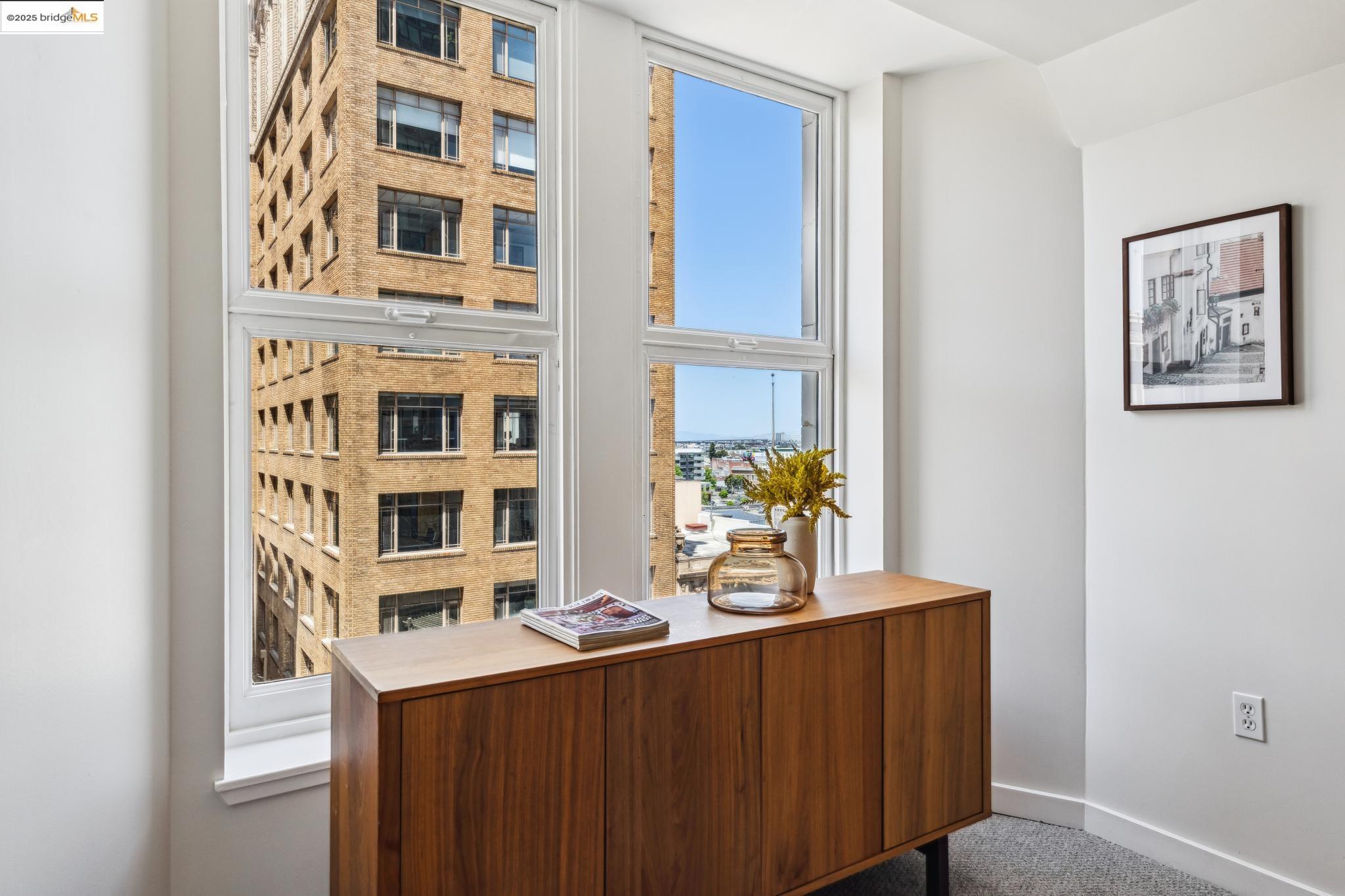 Detail Gallery Image 27 of 60 For 1615 Broadway #8,  Oakland,  CA 94612 - 3 Beds | 2 Baths