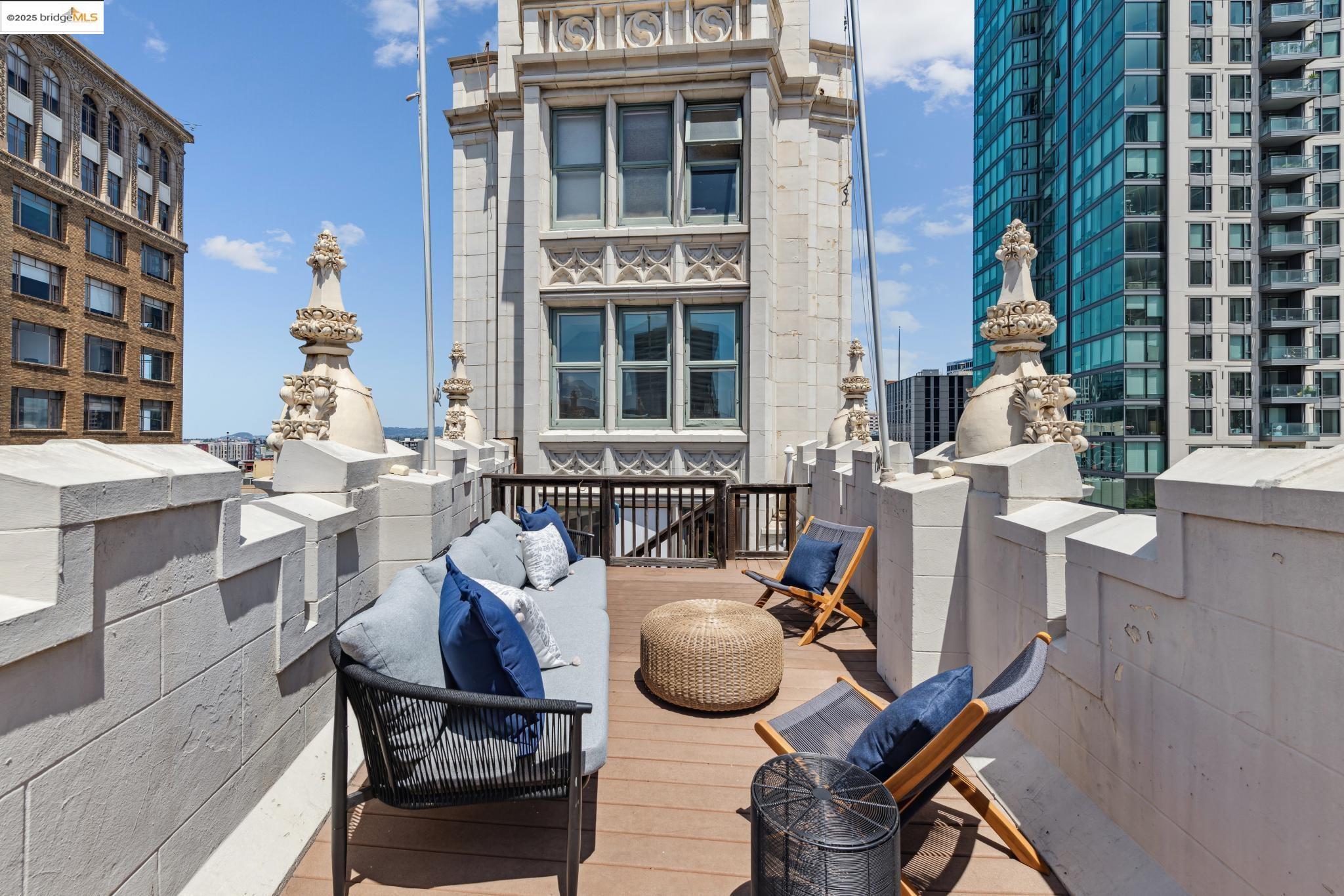 Detail Gallery Image 40 of 60 For 1615 Broadway #8,  Oakland,  CA 94612 - 3 Beds | 2 Baths